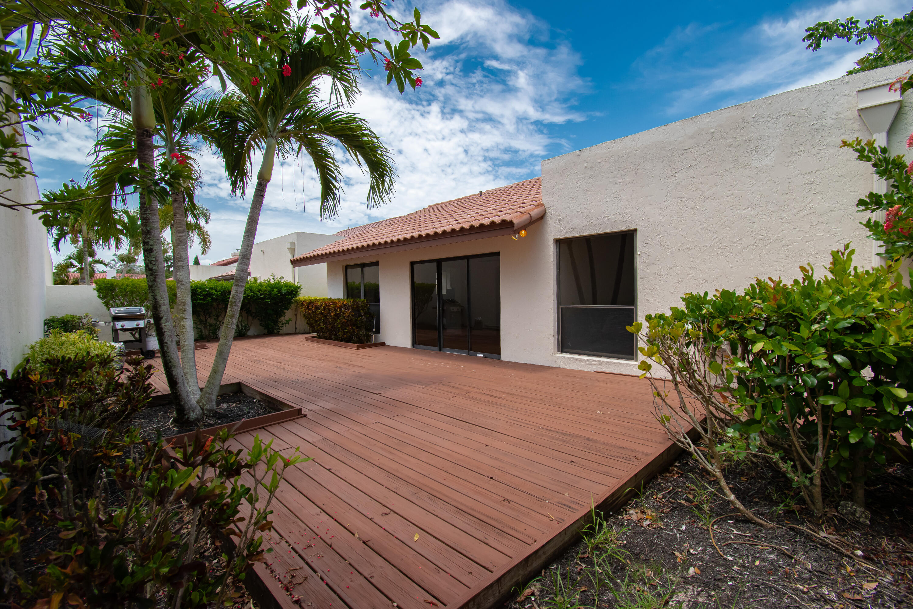PRADERA OF VIA VERDE PH 1 REPLAT - Residential