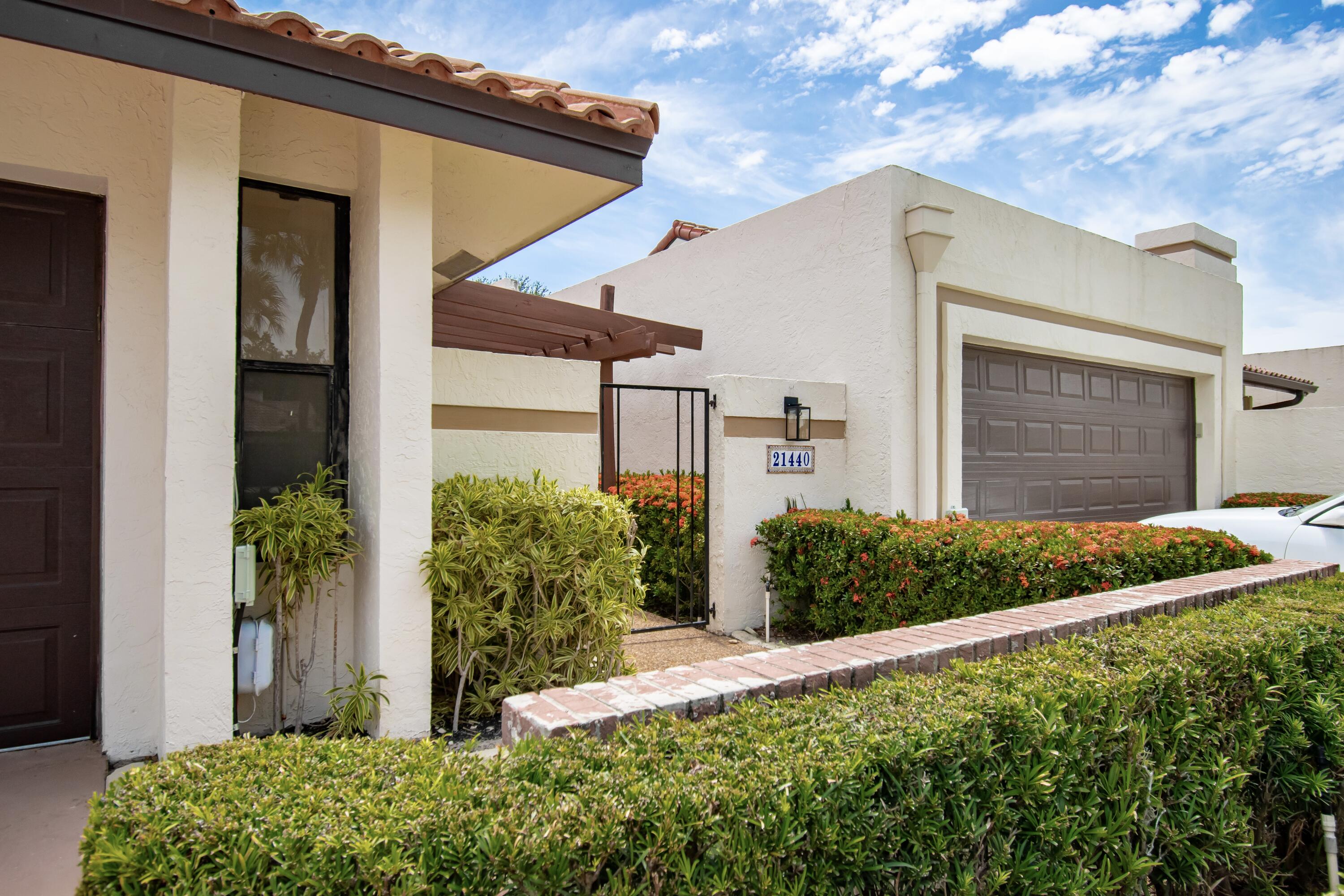 PRADERA OF VIA VERDE PH 1 REPLAT - Residential