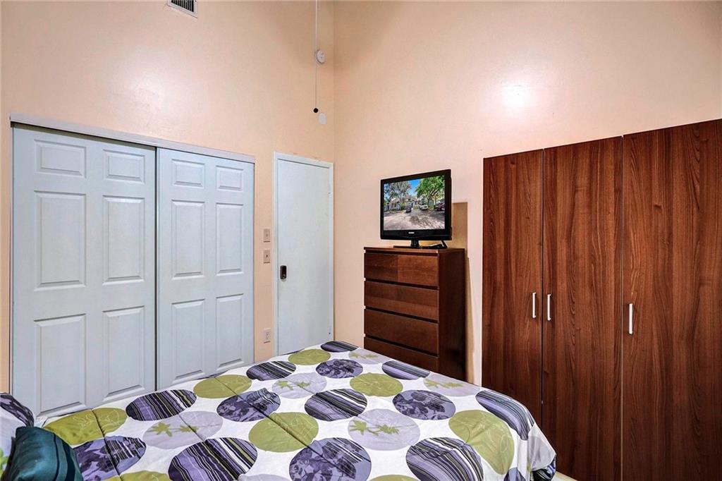 Players Place Townhomes - Residential