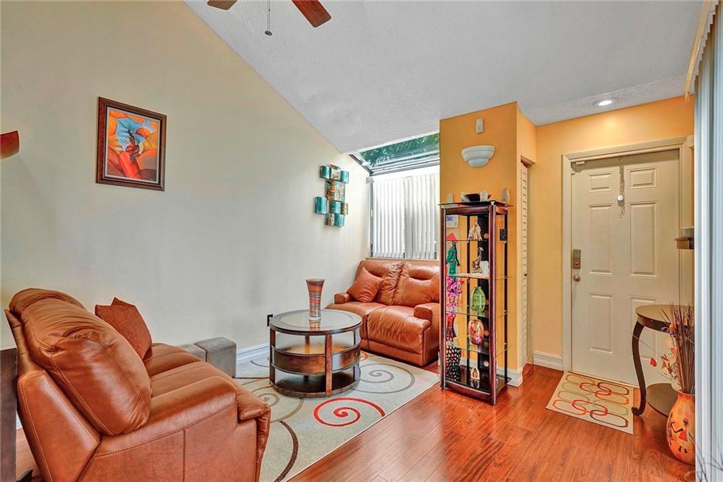 Players Place Townhomes - Residential