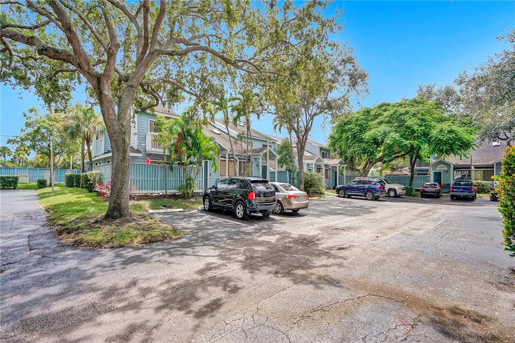 Players Place Townhomes - Residential