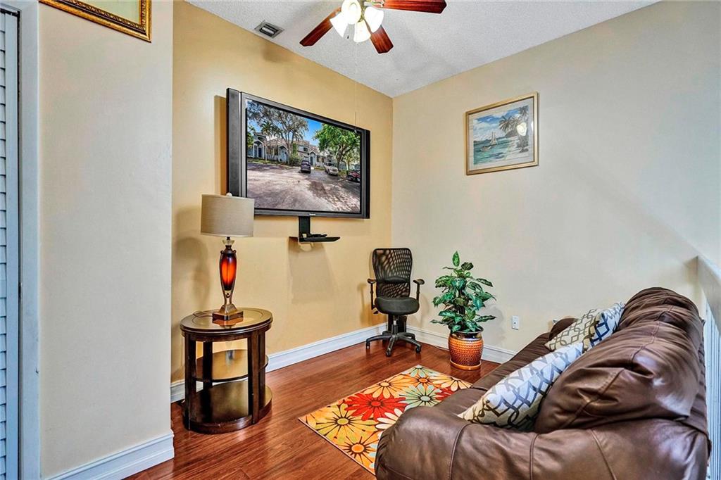 Players Place Townhomes - Residential