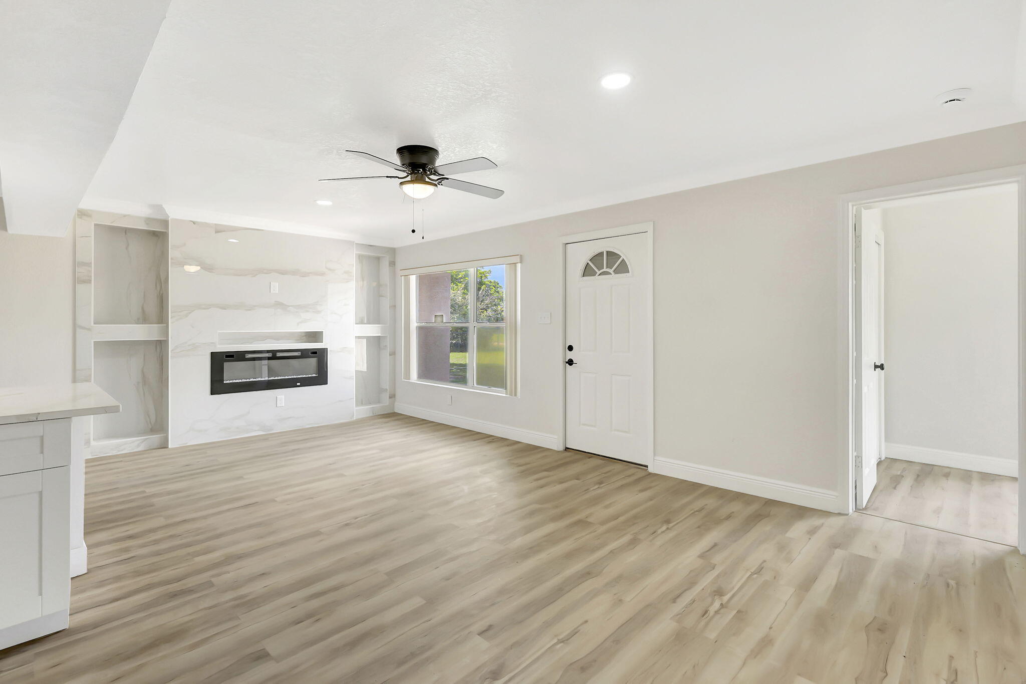SUNLAND GARDENS - Residential Lease