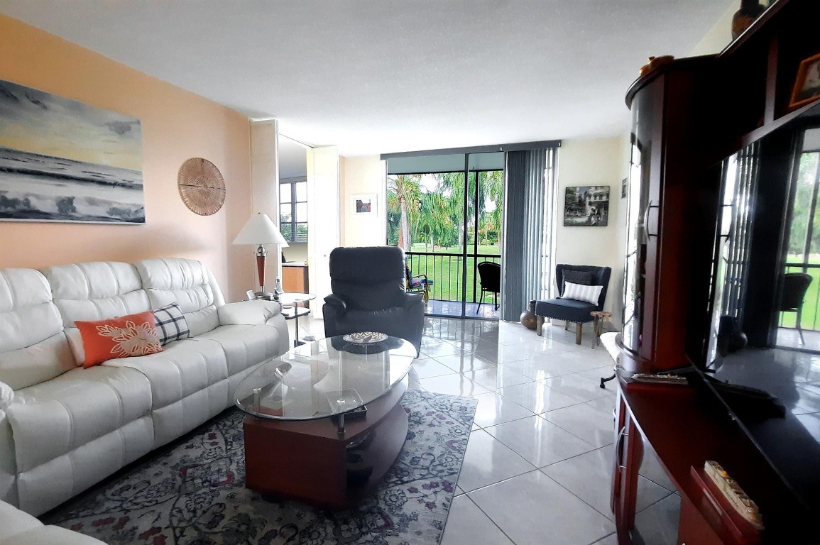 Hollybrook Golf & Tennis - Residential