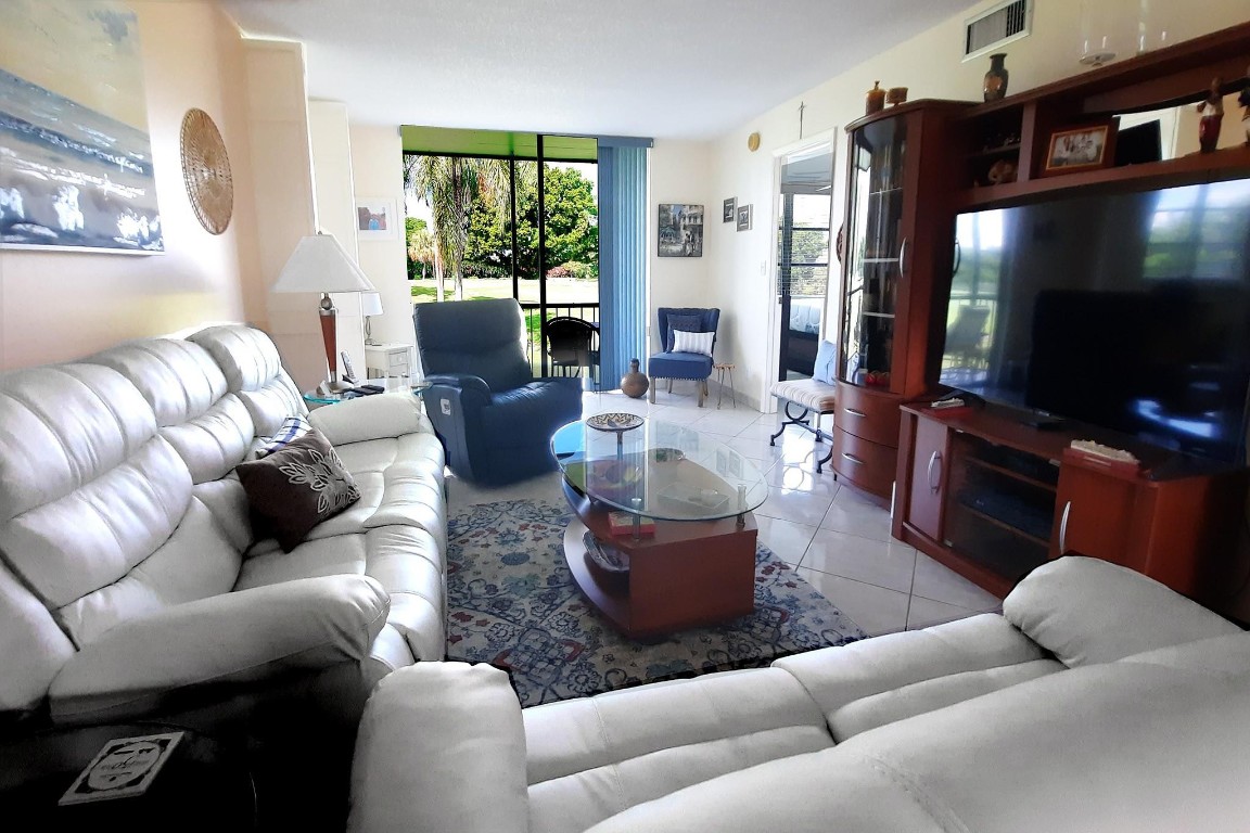 Hollybrook Golf & Tennis - Residential