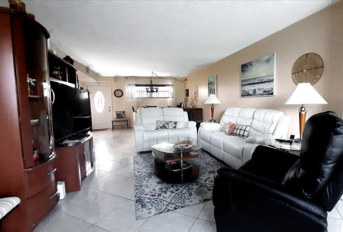 Hollybrook Golf & Tennis - Residential