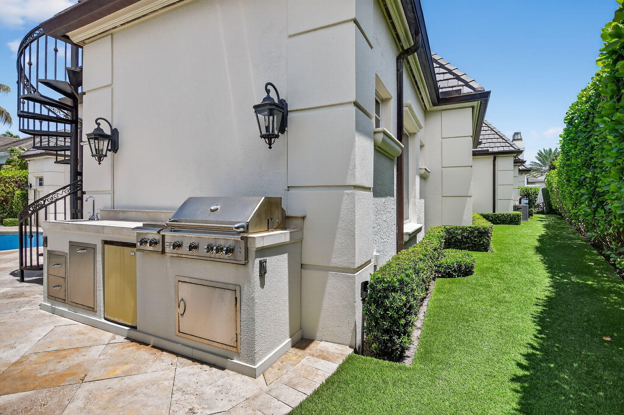 ROYAL PALM YACHT & COUNTRY CLUB - Residential Lease