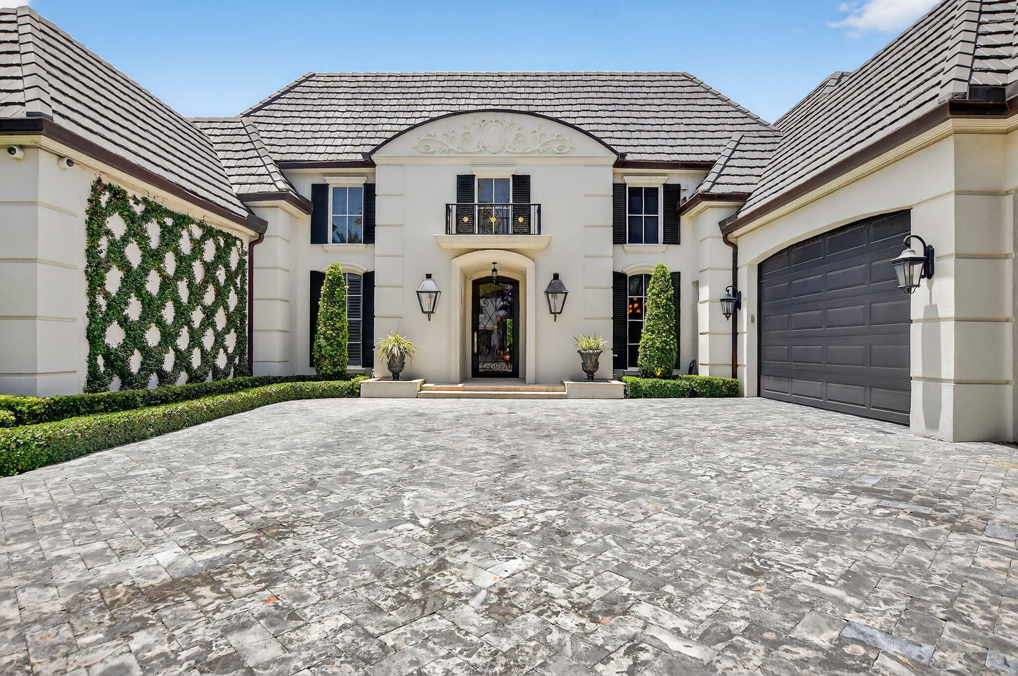 ROYAL PALM YACHT & COUNTRY CLUB - Residential Lease