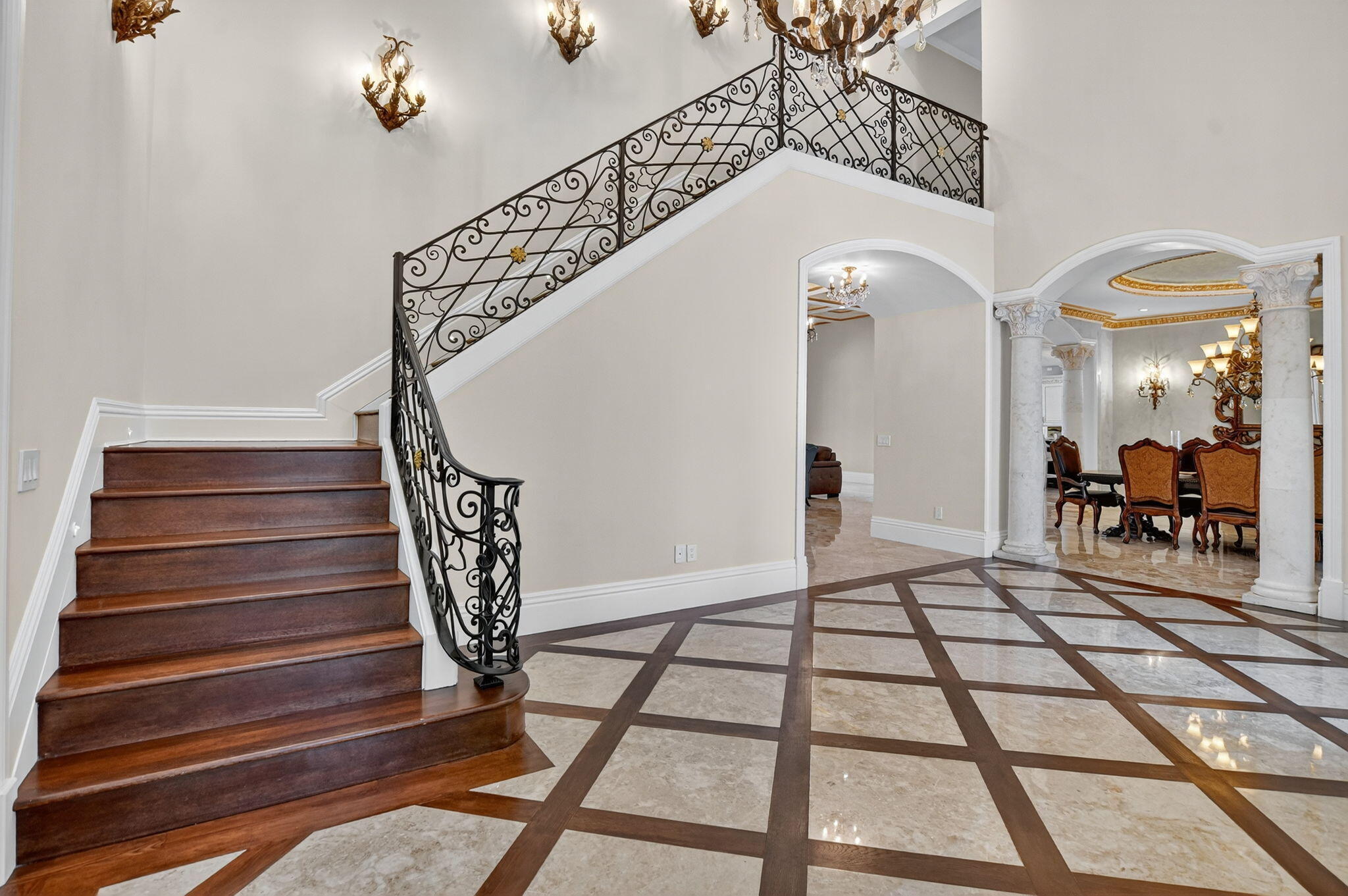 ROYAL PALM YACHT & COUNTRY CLUB - Residential Lease