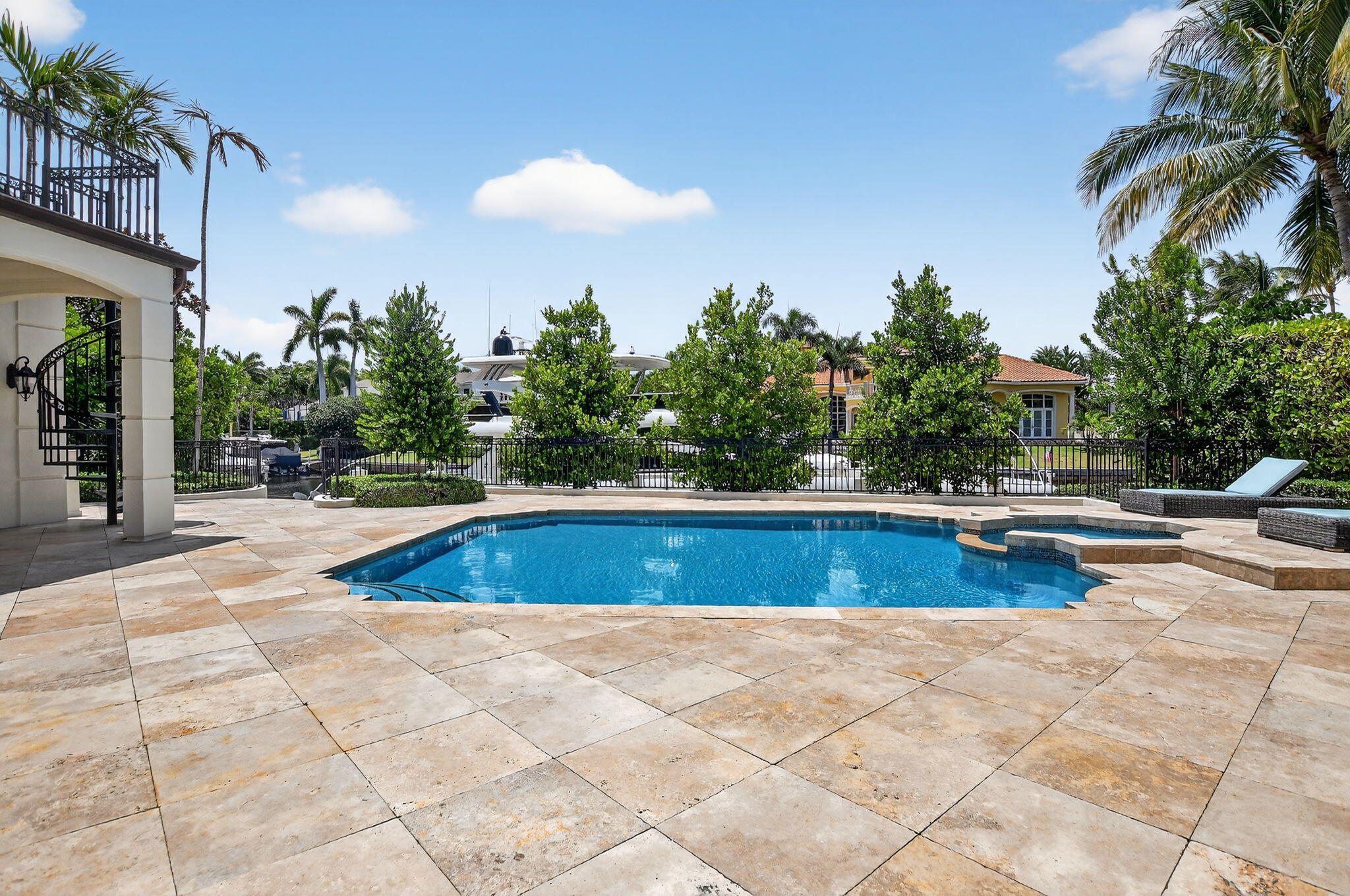 ROYAL PALM YACHT & COUNTRY CLUB - Residential Lease