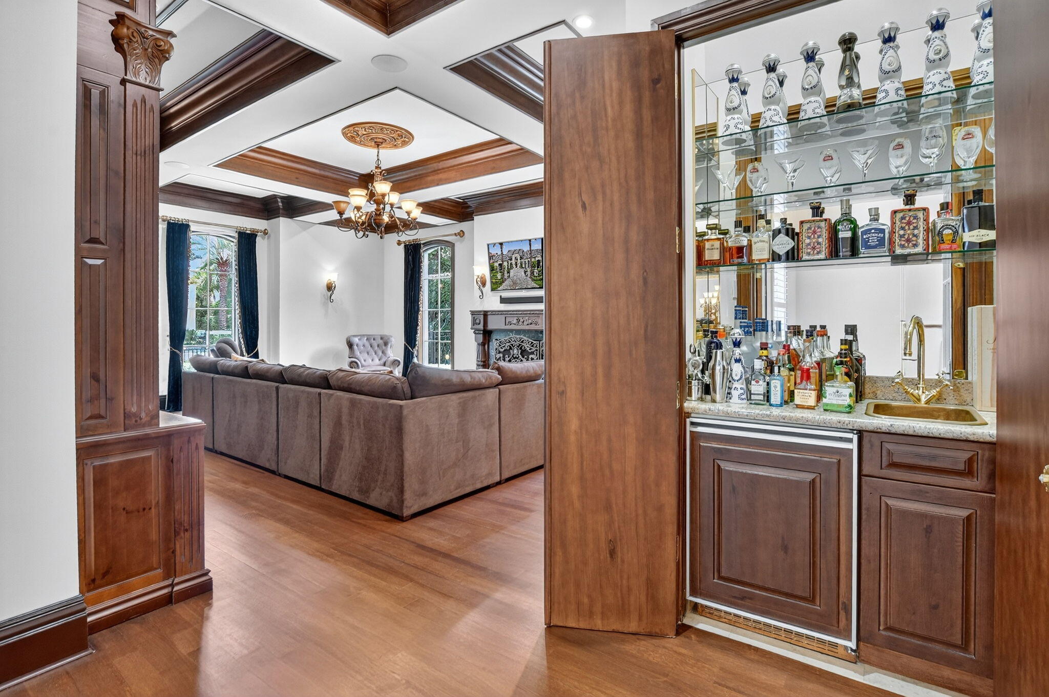ROYAL PALM YACHT & COUNTRY CLUB - Residential Lease