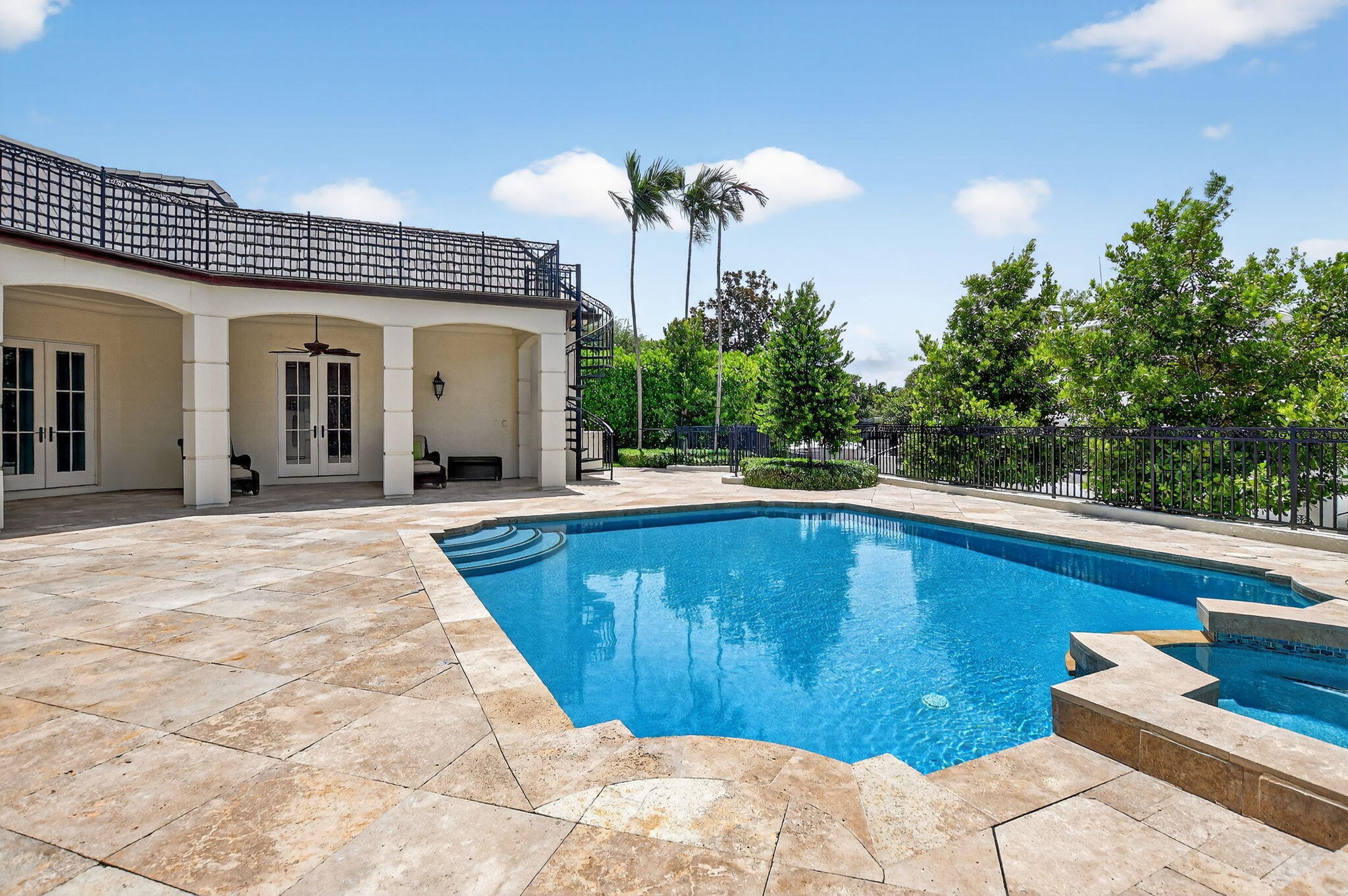 ROYAL PALM YACHT & COUNTRY CLUB - Residential Lease