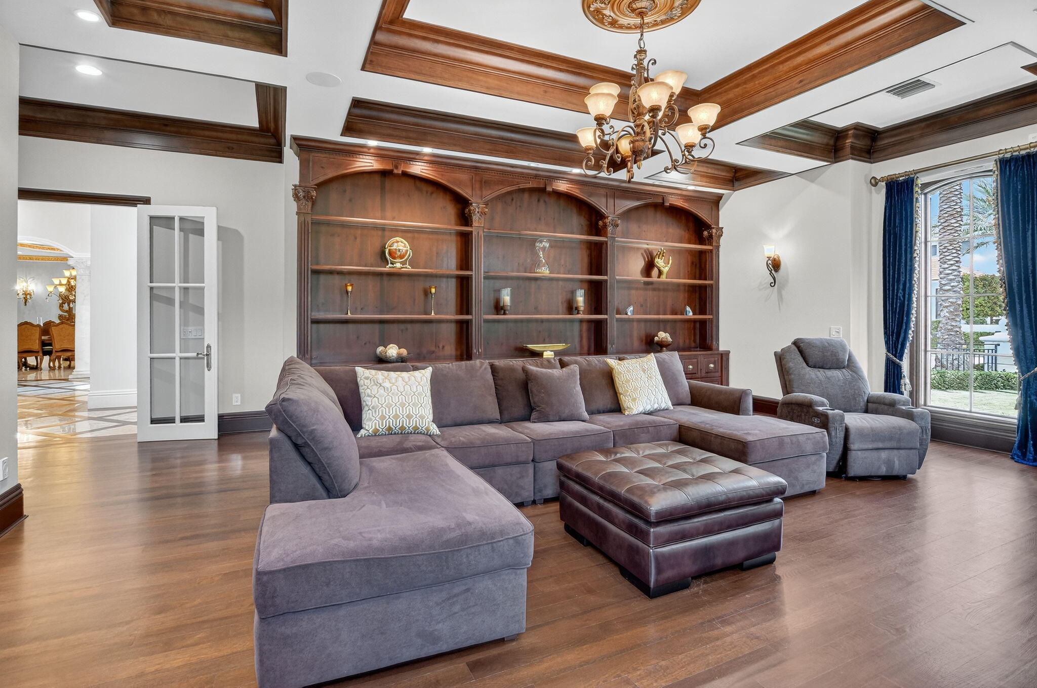 ROYAL PALM YACHT & COUNTRY CLUB - Residential Lease