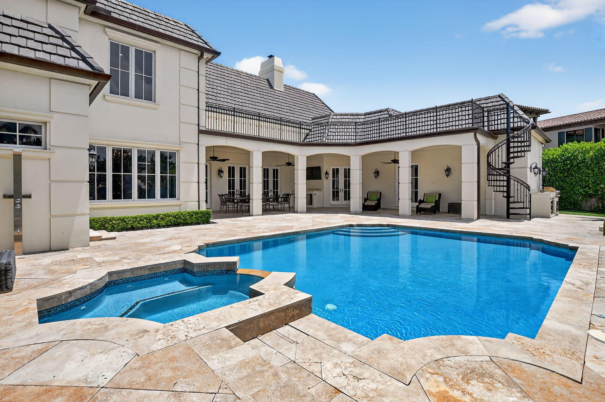 ROYAL PALM YACHT & COUNTRY CLUB - Residential Lease