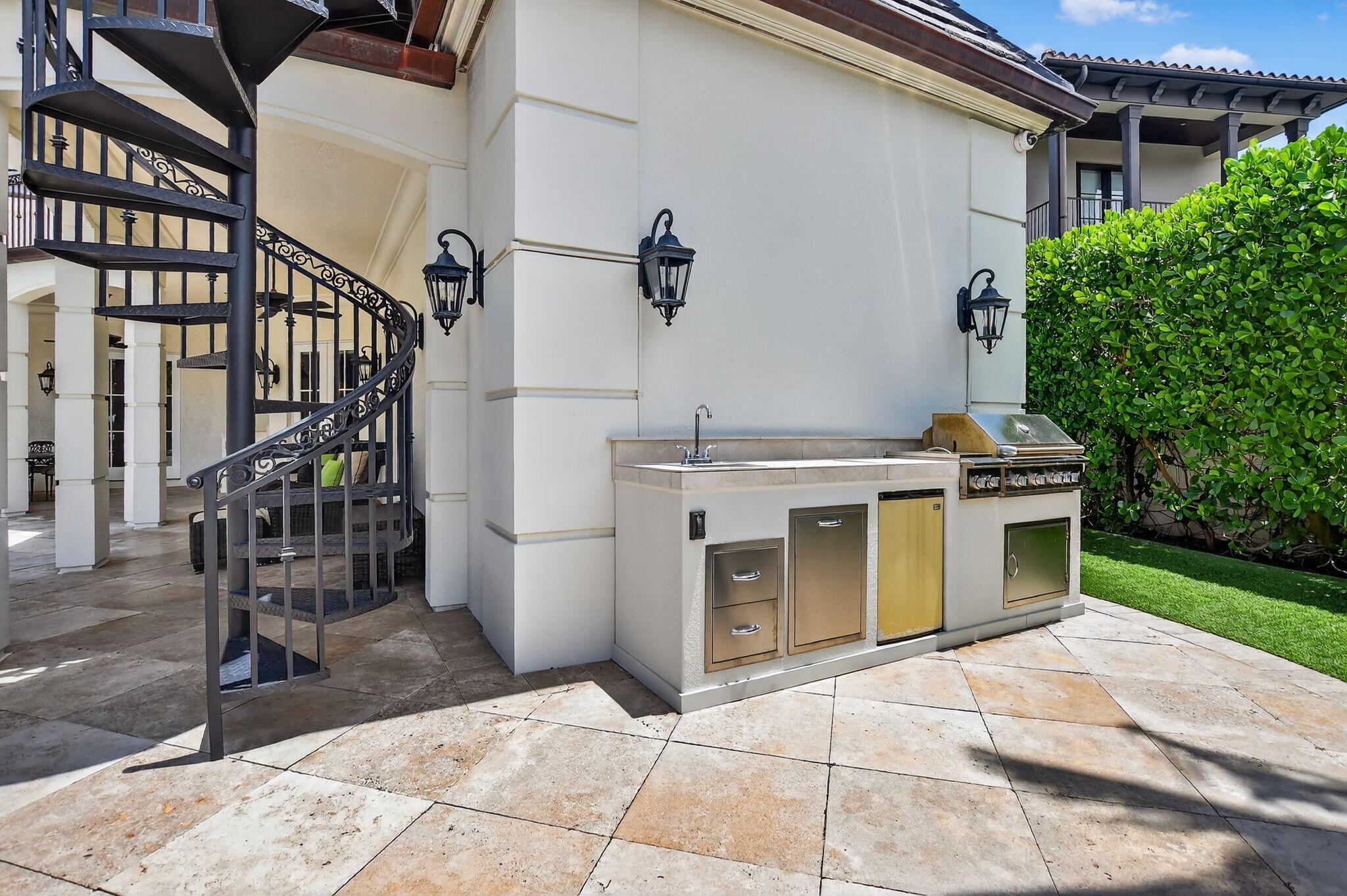 ROYAL PALM YACHT & COUNTRY CLUB - Residential Lease