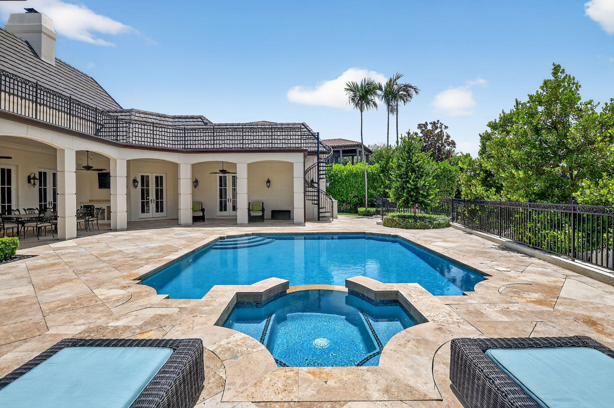 ROYAL PALM YACHT & COUNTRY CLUB - Residential Lease