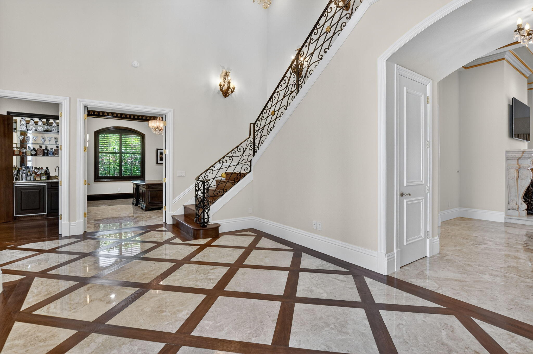 ROYAL PALM YACHT & COUNTRY CLUB - Residential Lease