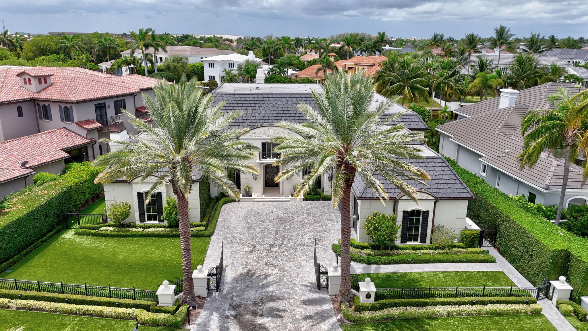 ROYAL PALM YACHT & COUNTRY CLUB - Residential Lease