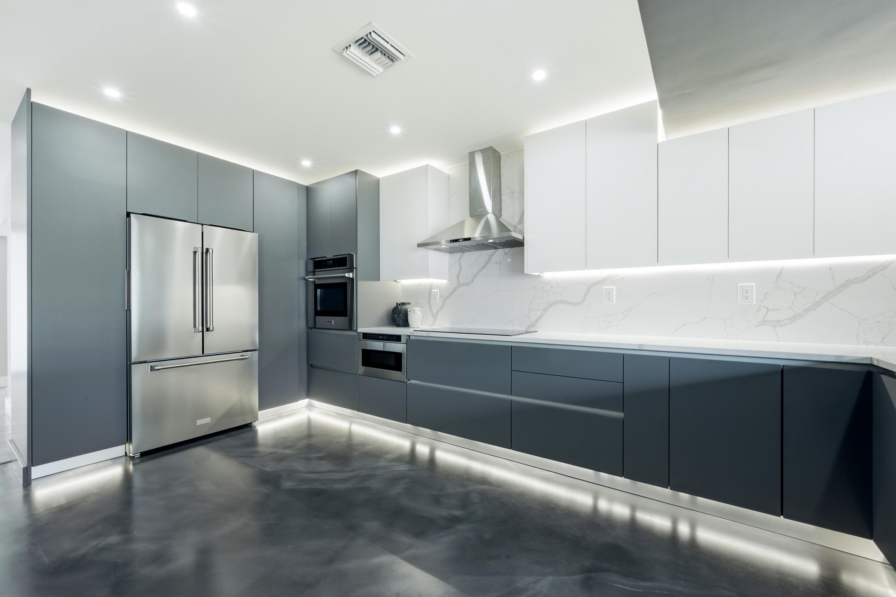 PALM BEACH ISLES 2 - Residential