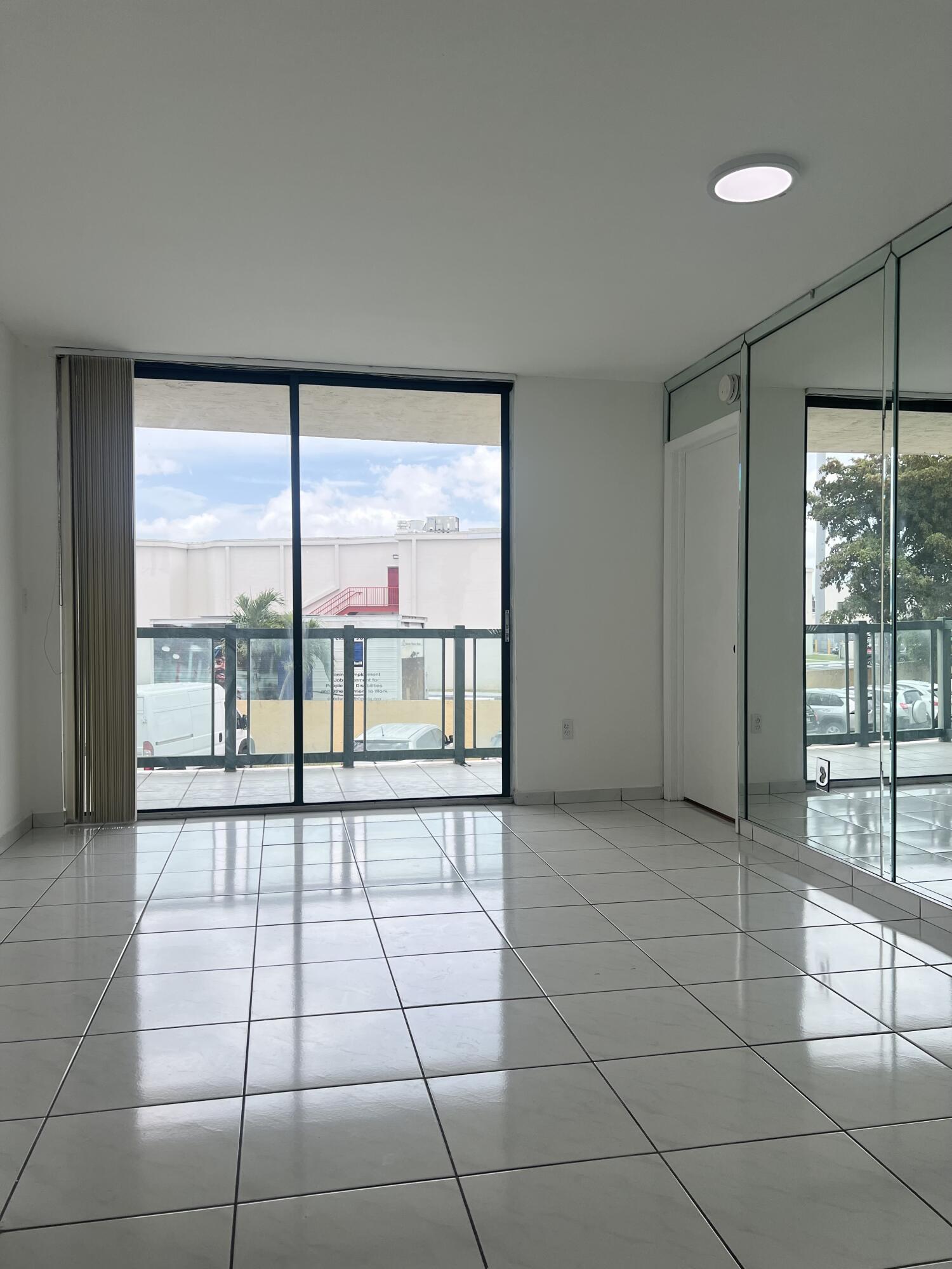 INTERNATIONAL TOWERS CONDO PH I - Residential Lease