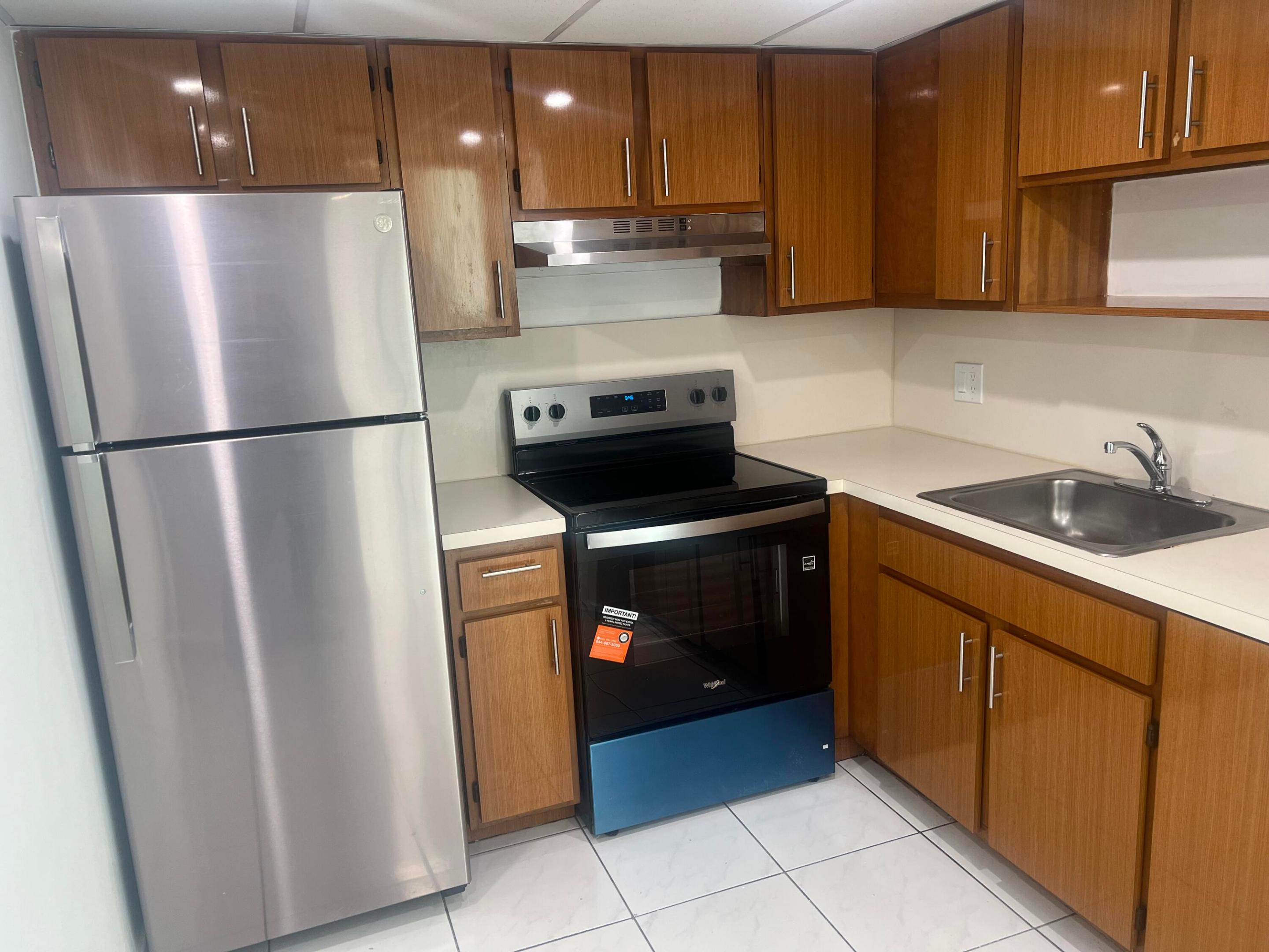 INTERNATIONAL TOWERS CONDO PH I - Residential Lease