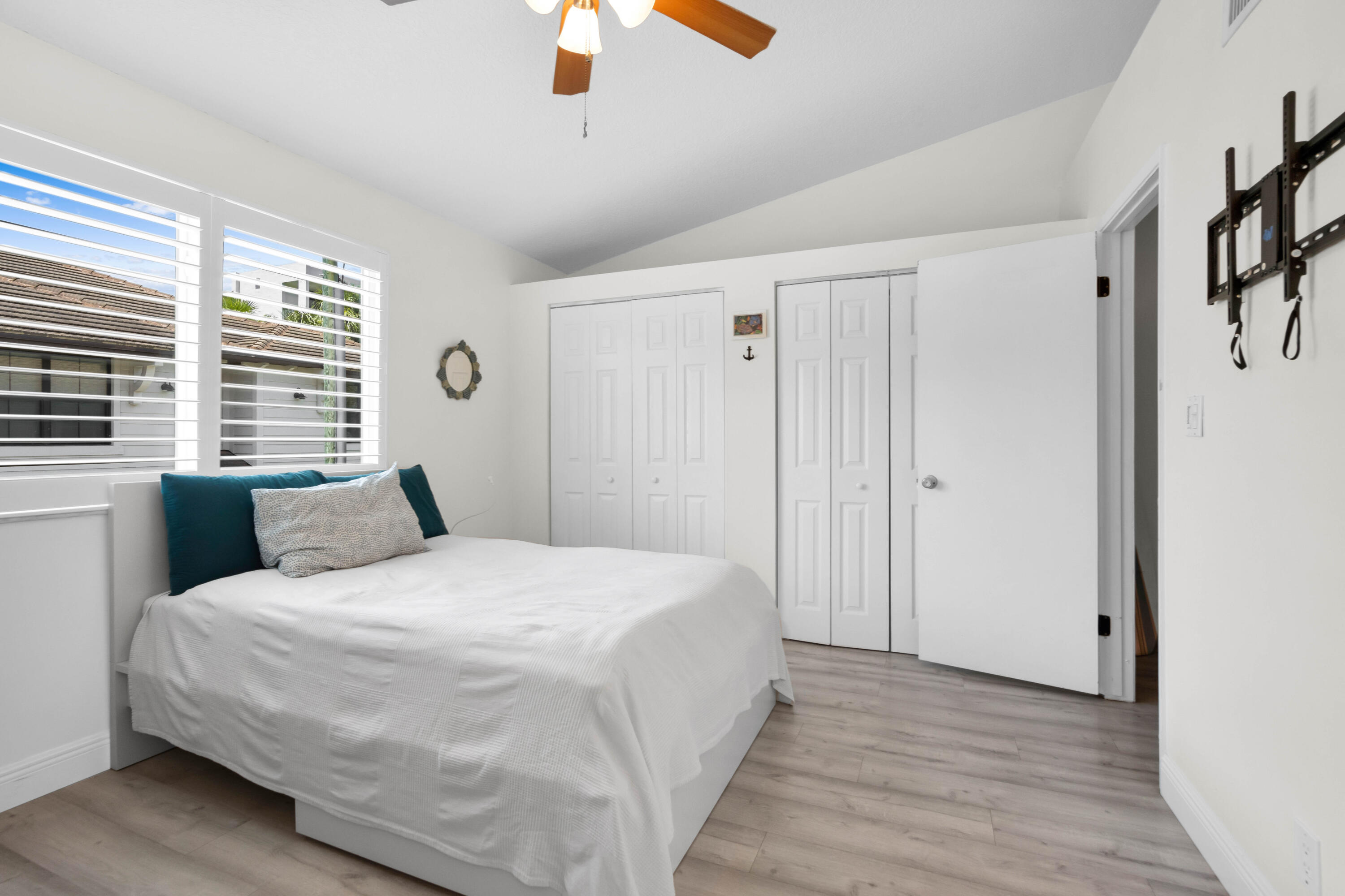 SUN HARBOUR - Residential