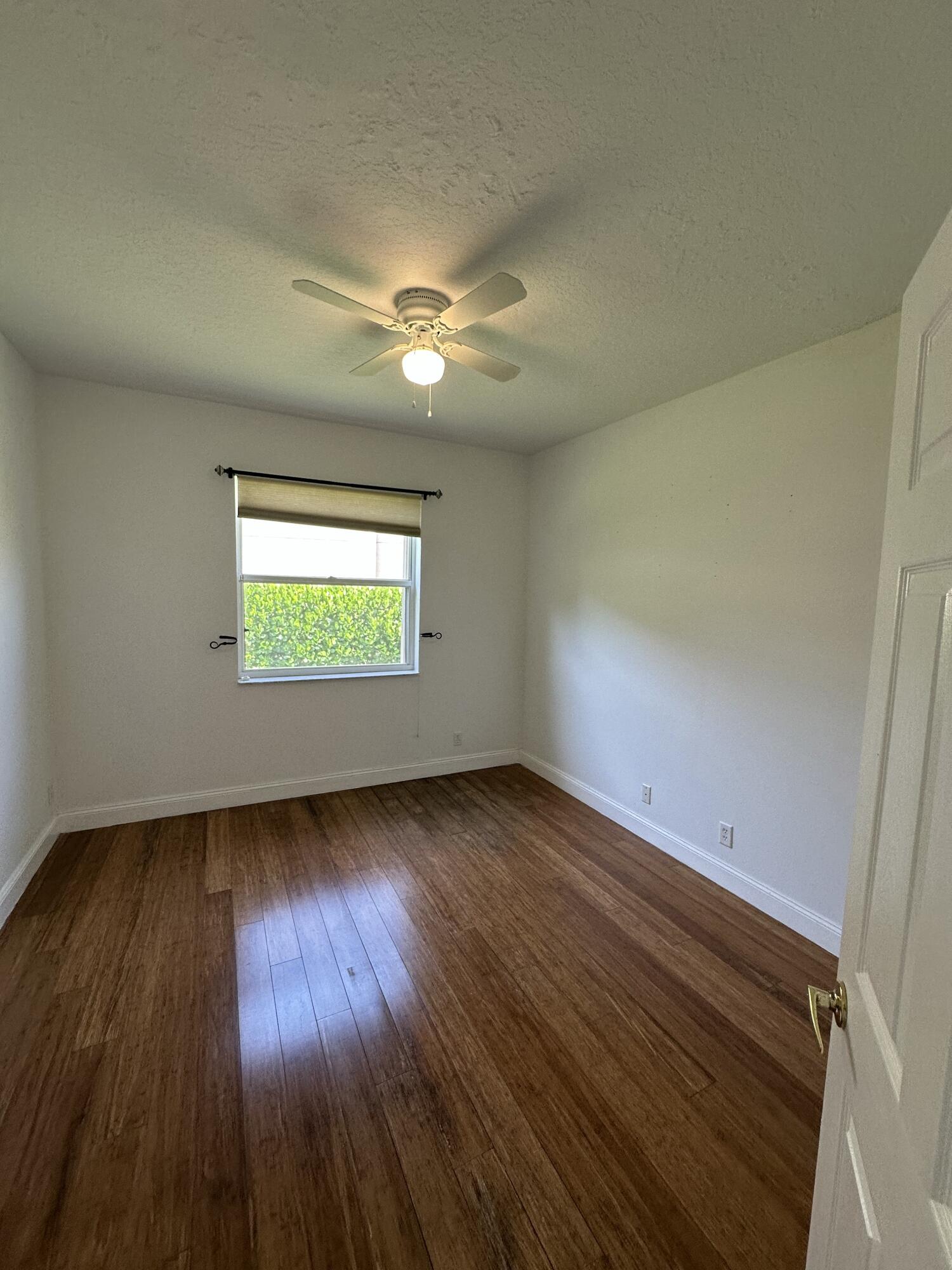 BOCA FALLS PAR T - Residential Lease