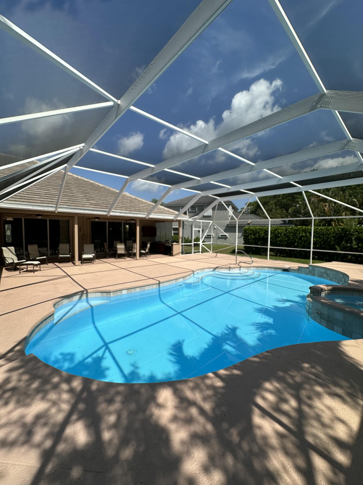 BOCA FALLS PAR T - Residential Lease