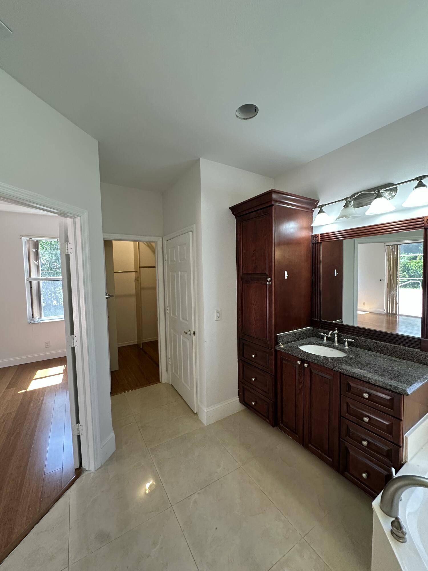 BOCA FALLS PAR T - Residential Lease