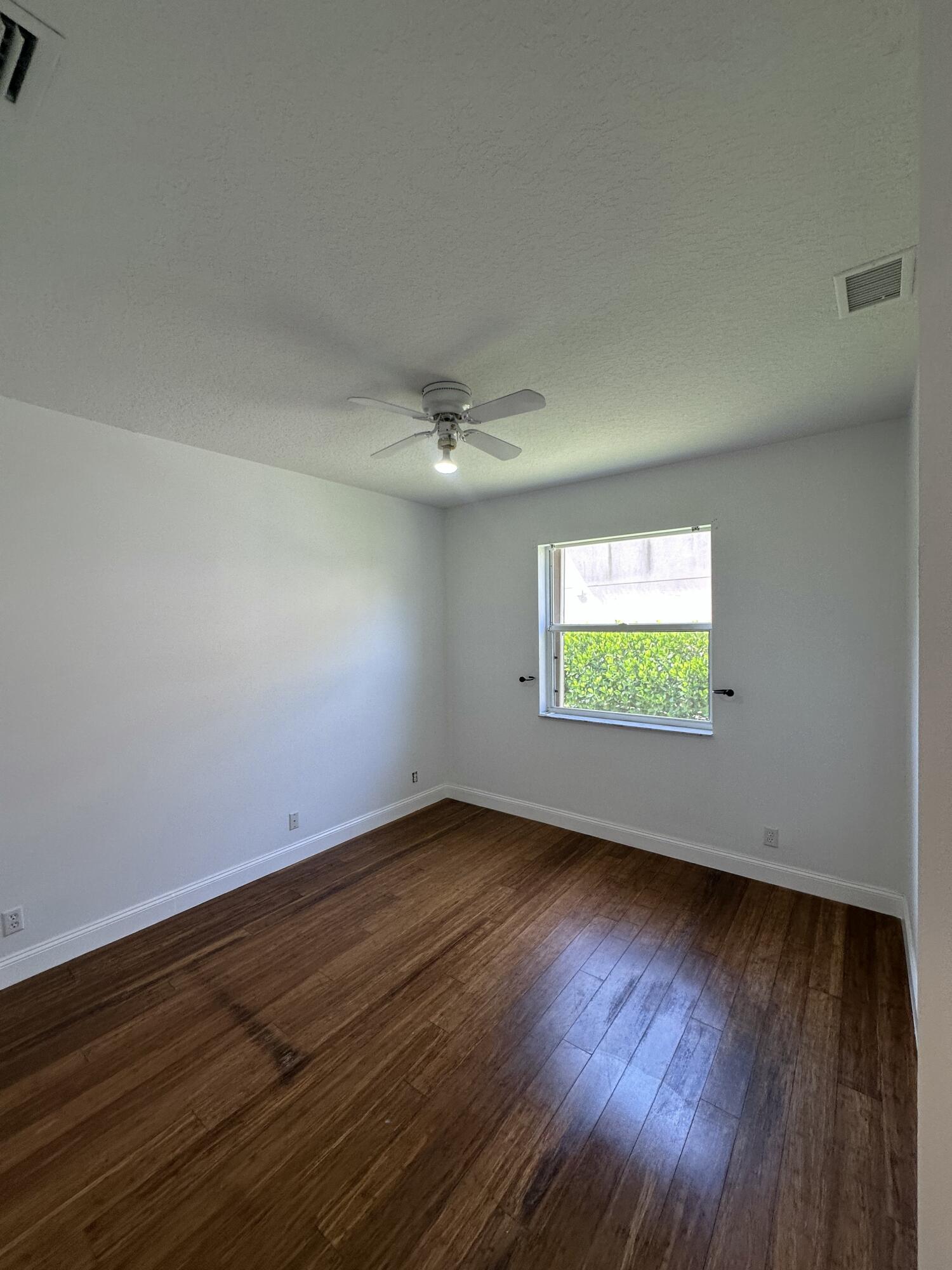 BOCA FALLS PAR T - Residential Lease