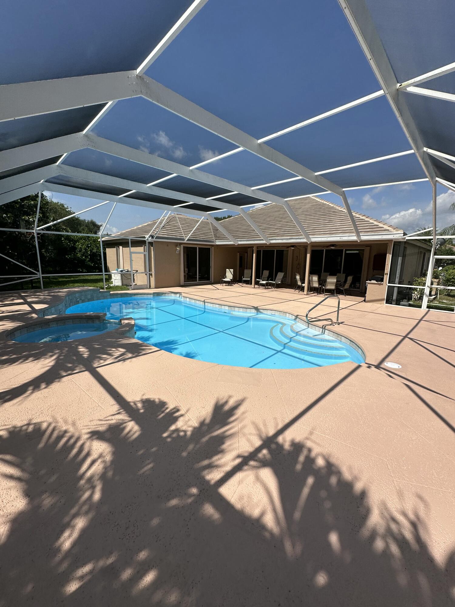 BOCA FALLS PAR T - Residential Lease