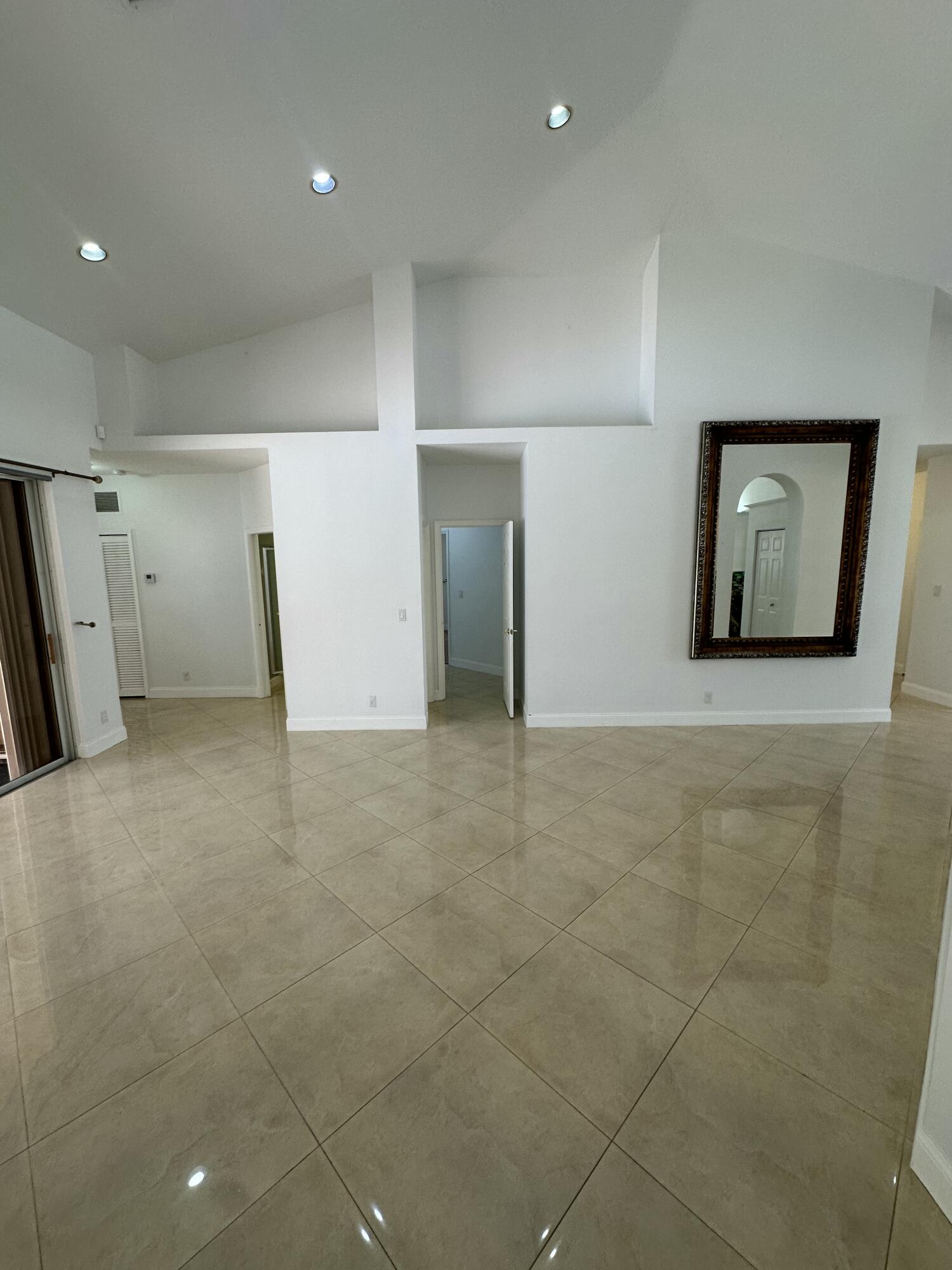 BOCA FALLS PAR T - Residential Lease