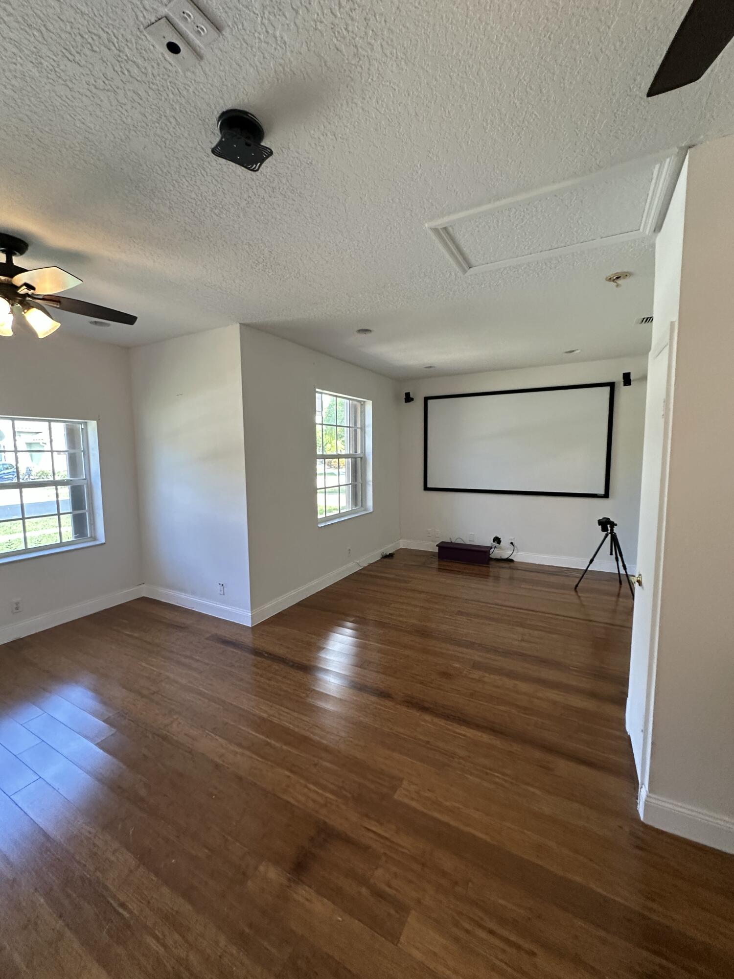 BOCA FALLS PAR T - Residential Lease
