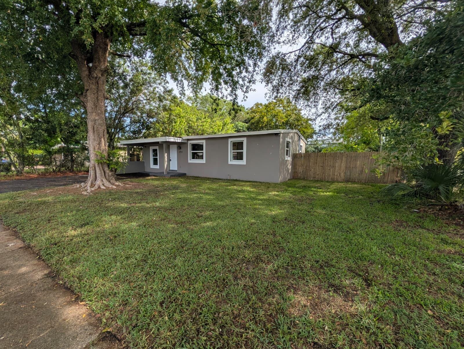 LAUDERDALE MANORS 19 ST - Residential Lease