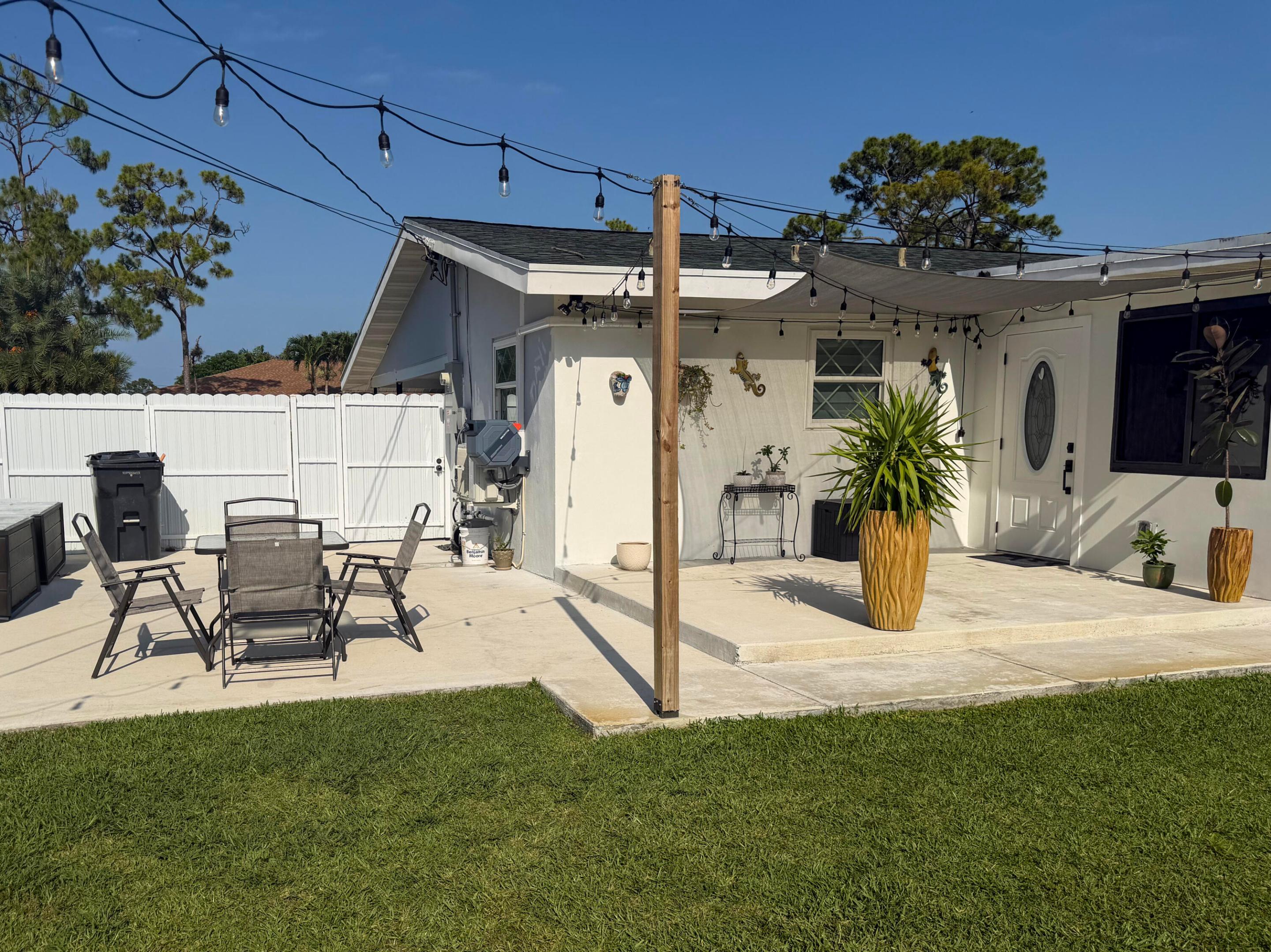 FLORIDA GARDENS 3 - Residential