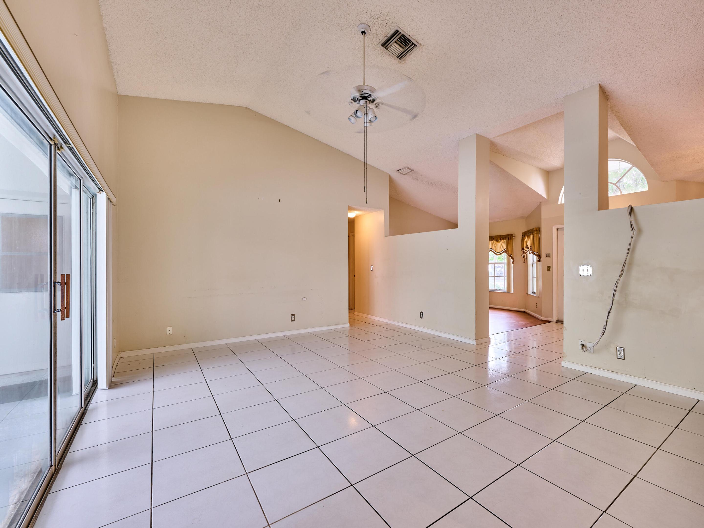 NORTH SPRINGS COURT - Residential