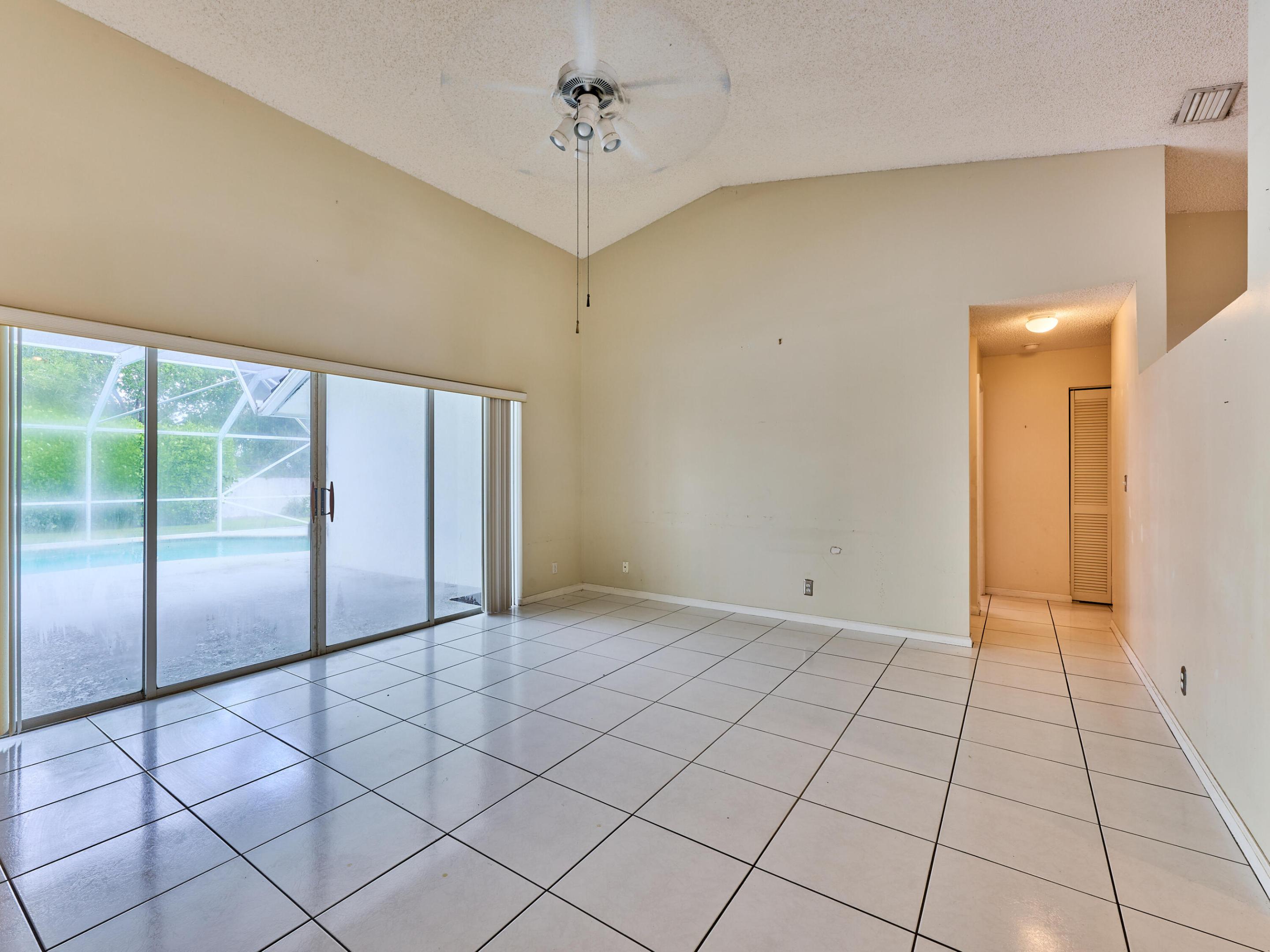 NORTH SPRINGS COURT - Residential
