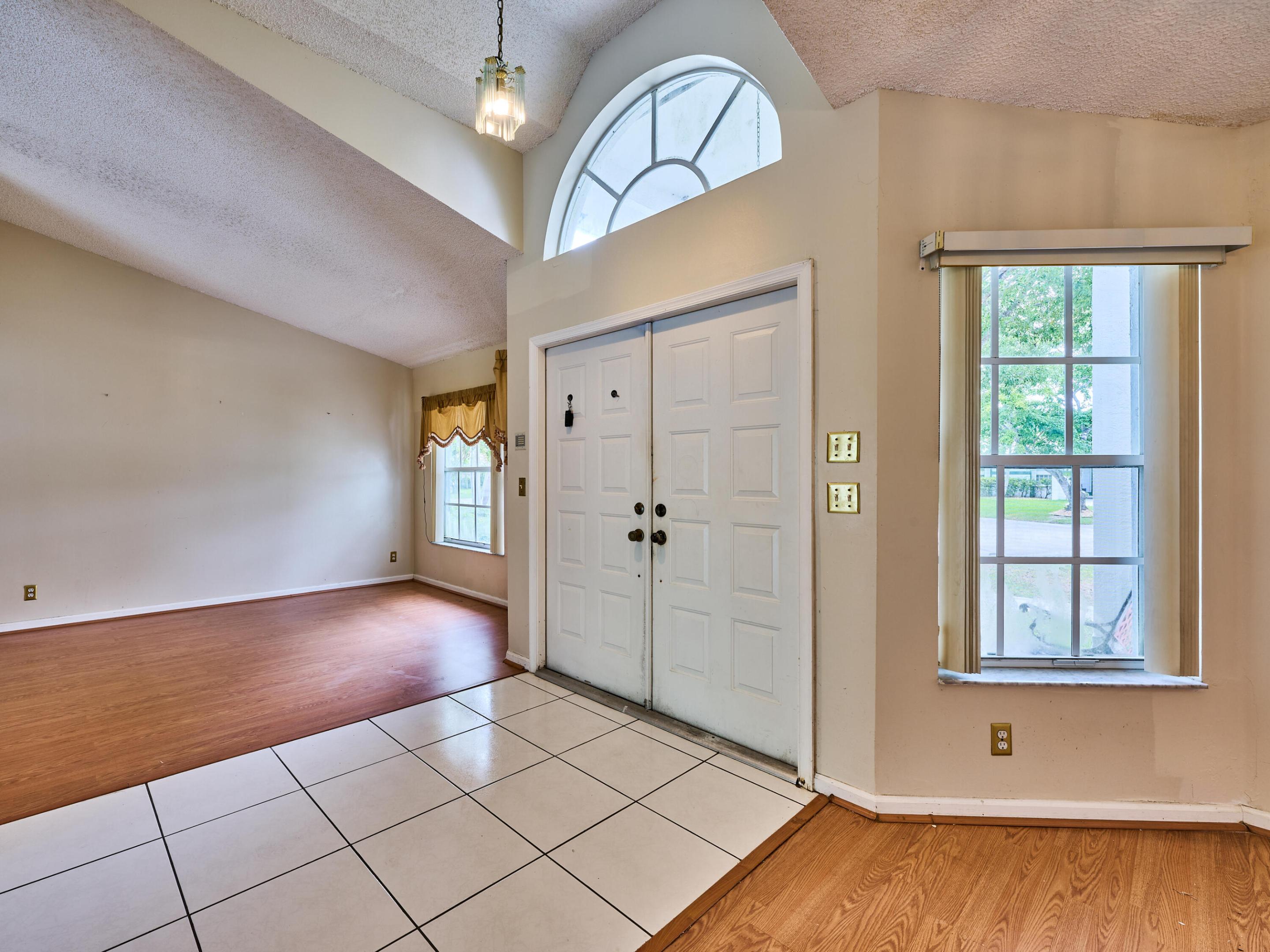 NORTH SPRINGS COURT - Residential