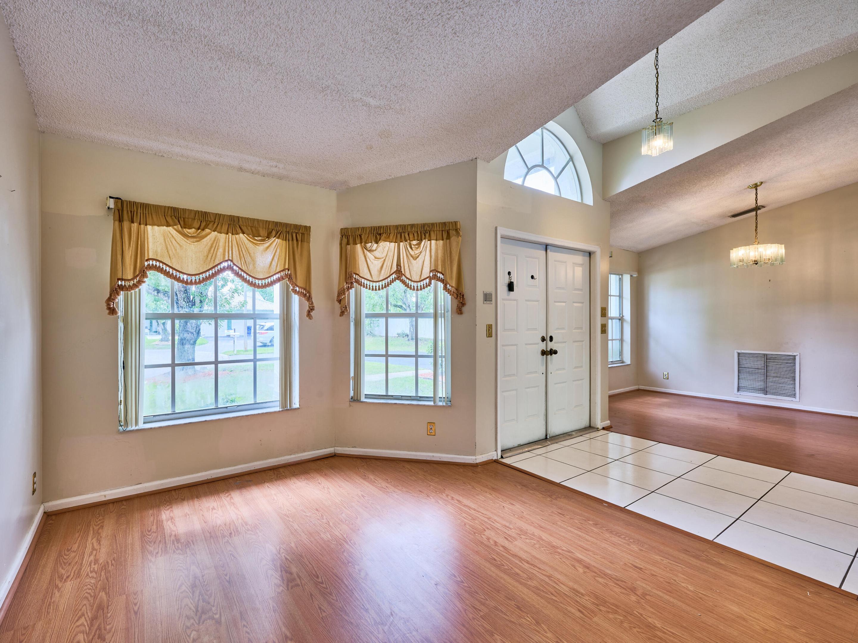 NORTH SPRINGS COURT - Residential