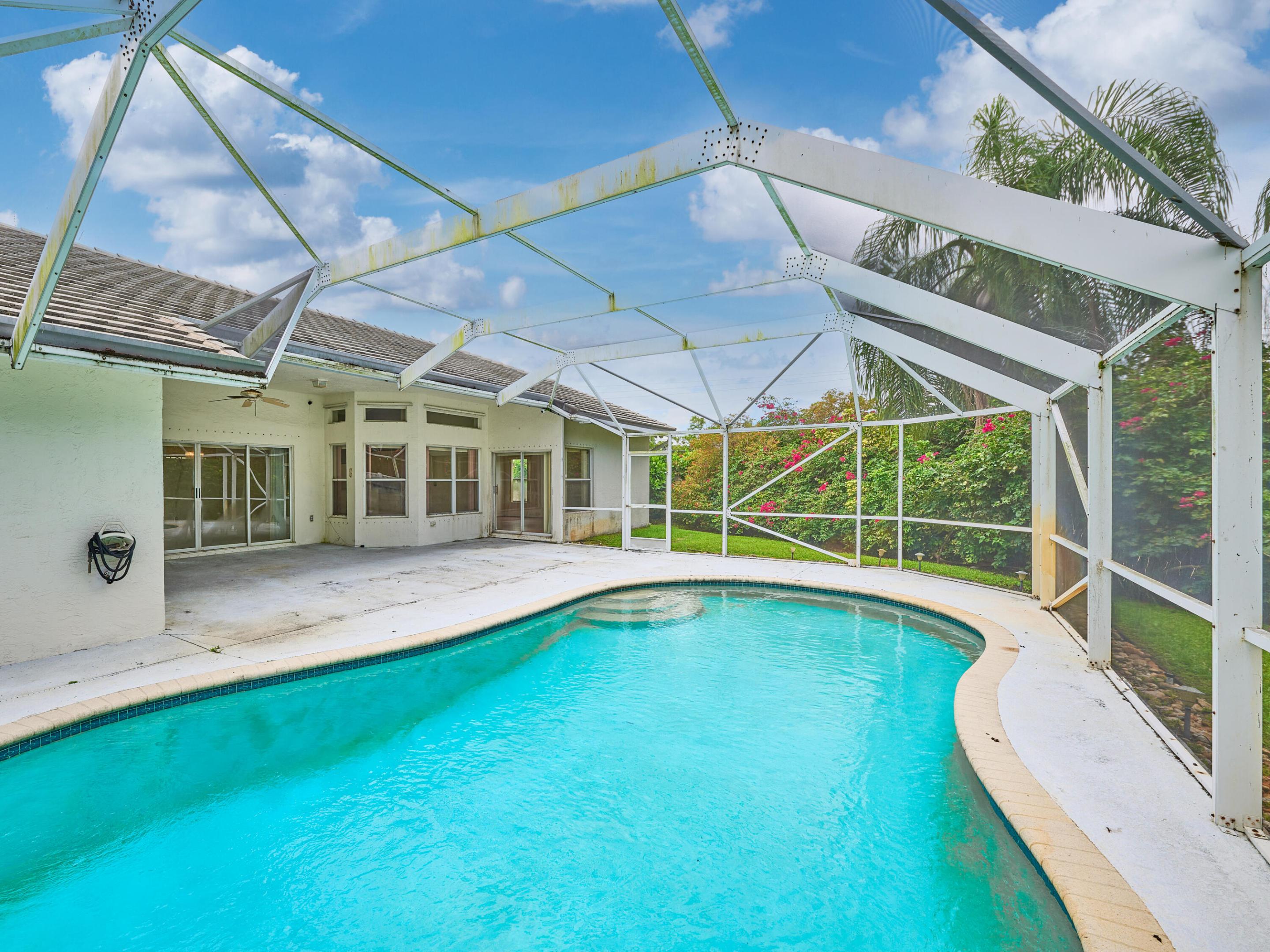 NORTH SPRINGS COURT - Residential