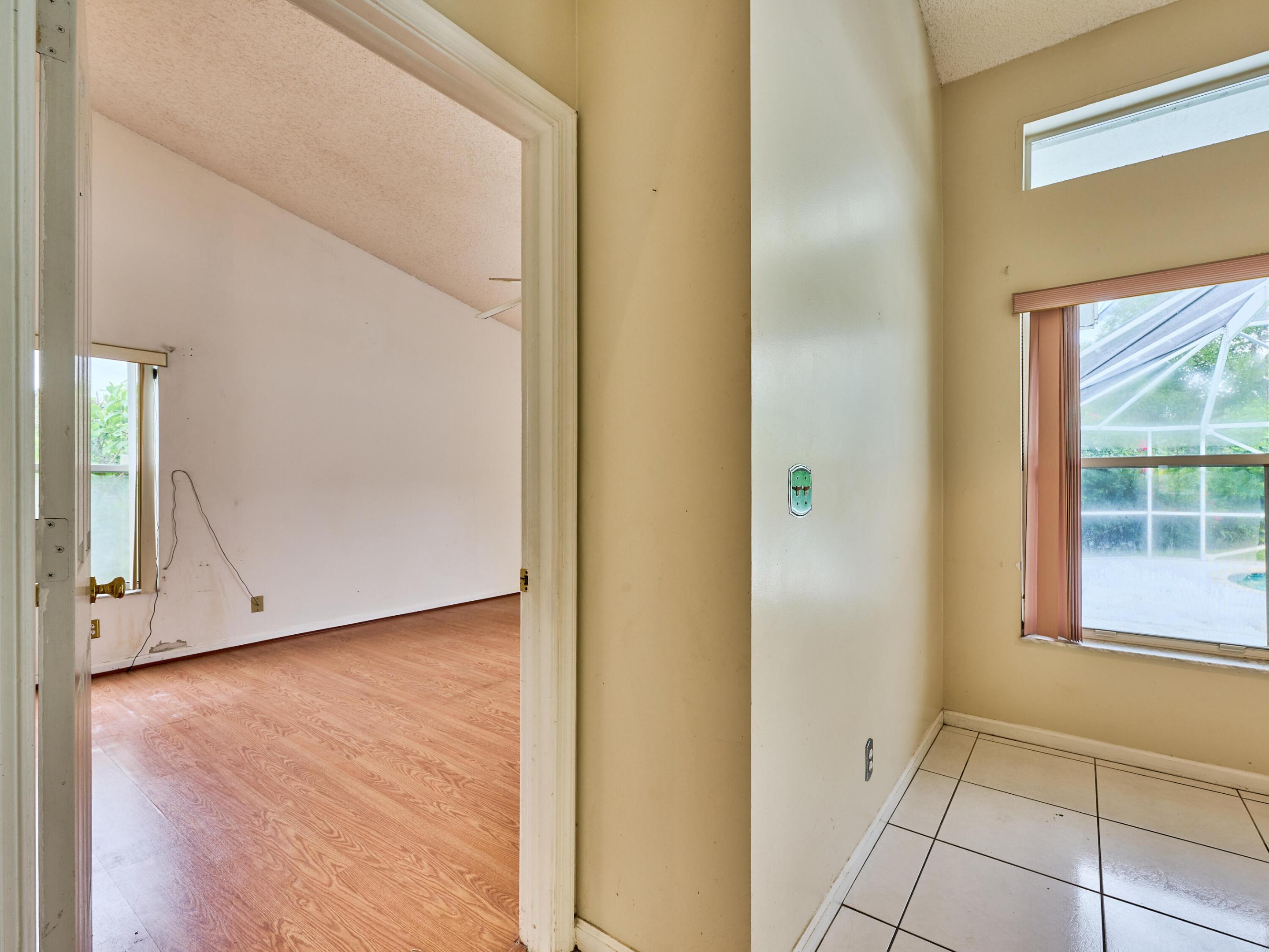 NORTH SPRINGS COURT - Residential