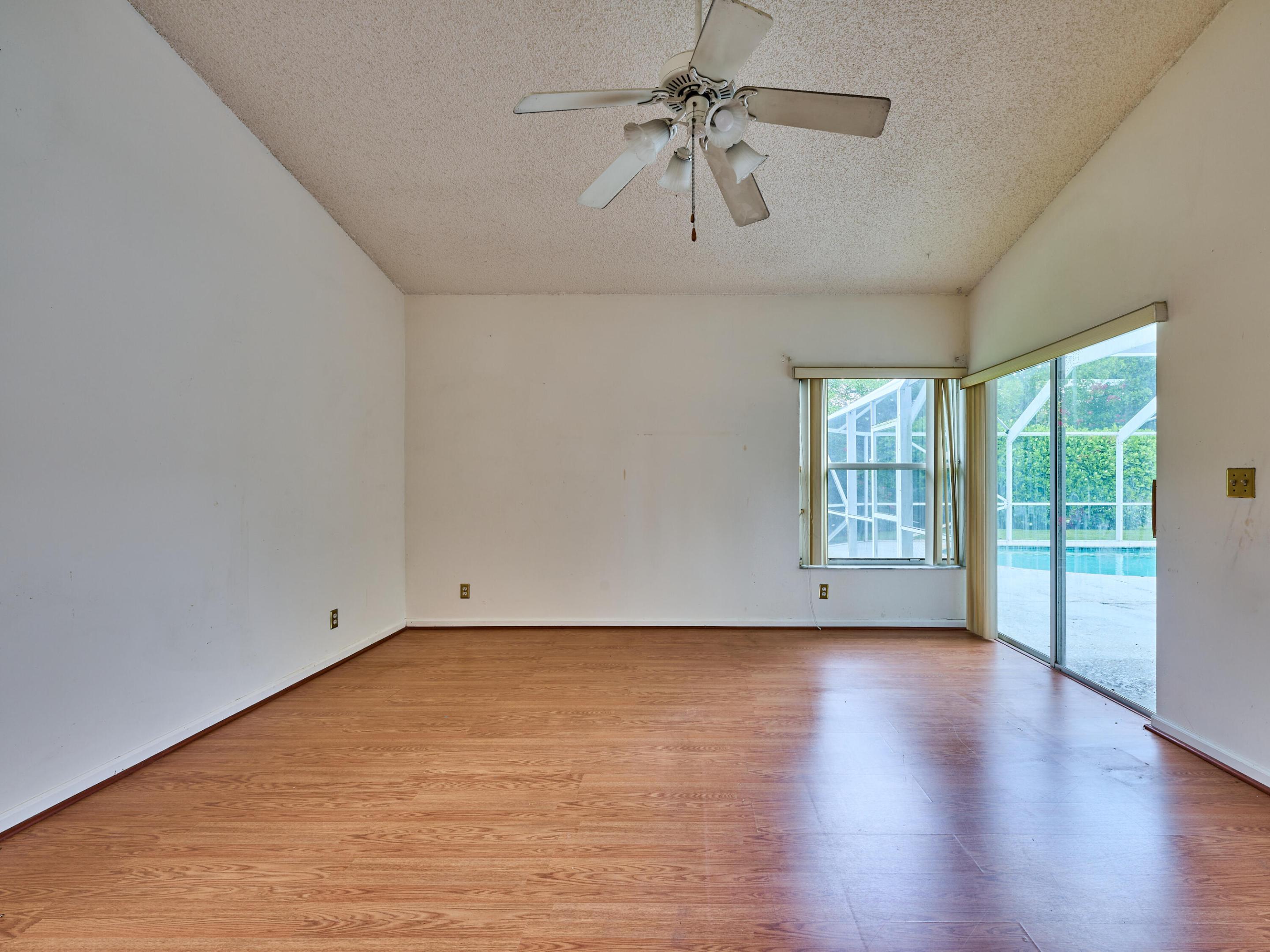 NORTH SPRINGS COURT - Residential