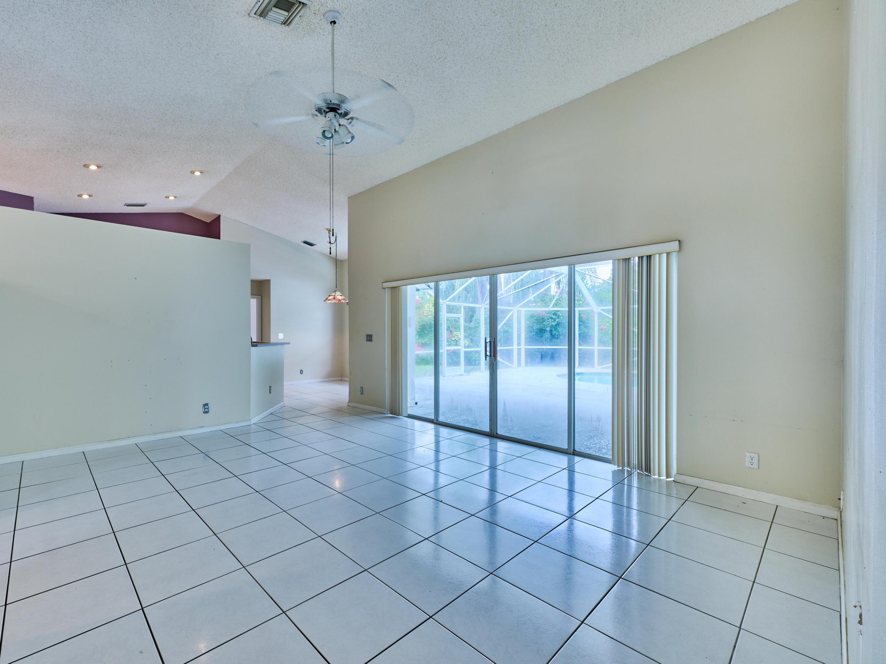 NORTH SPRINGS COURT - Residential