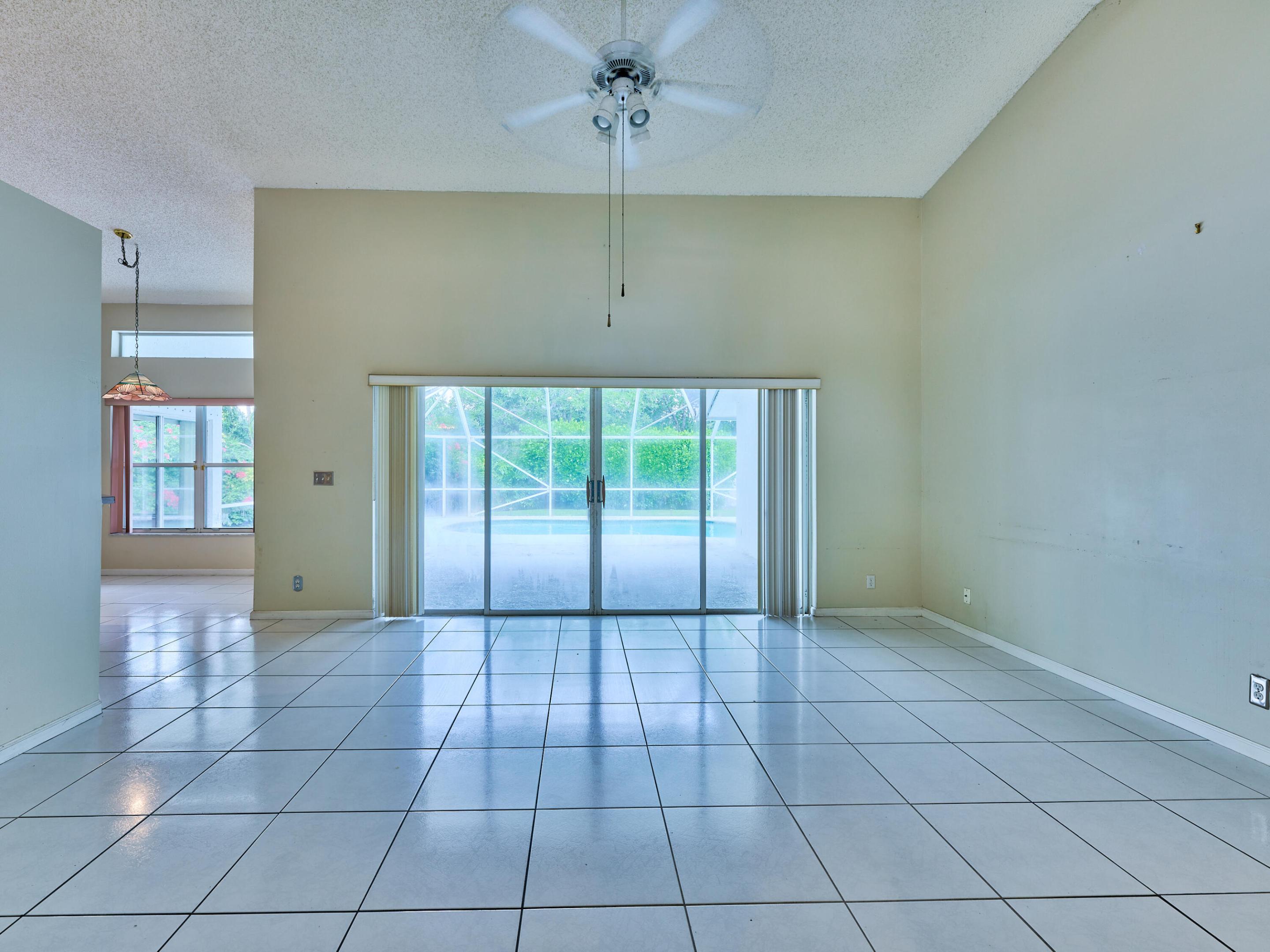 NORTH SPRINGS COURT - Residential