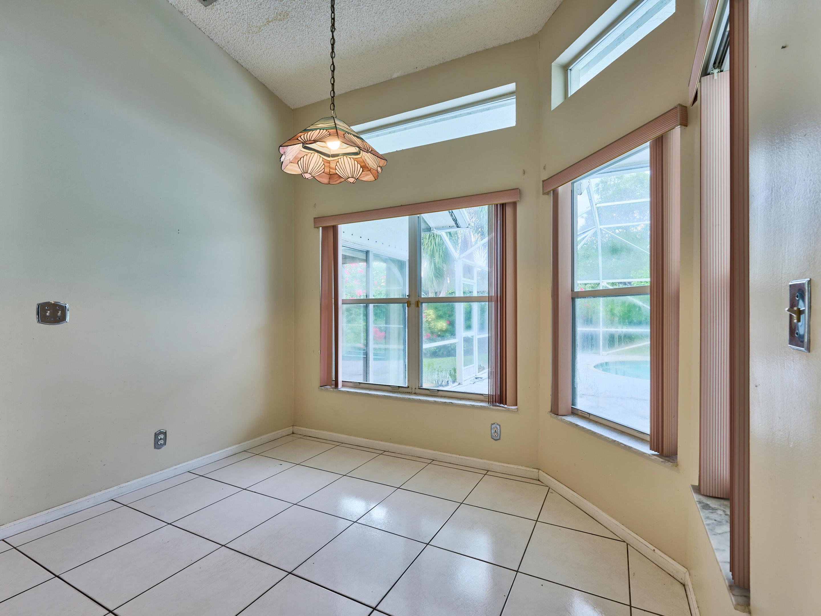 NORTH SPRINGS COURT - Residential