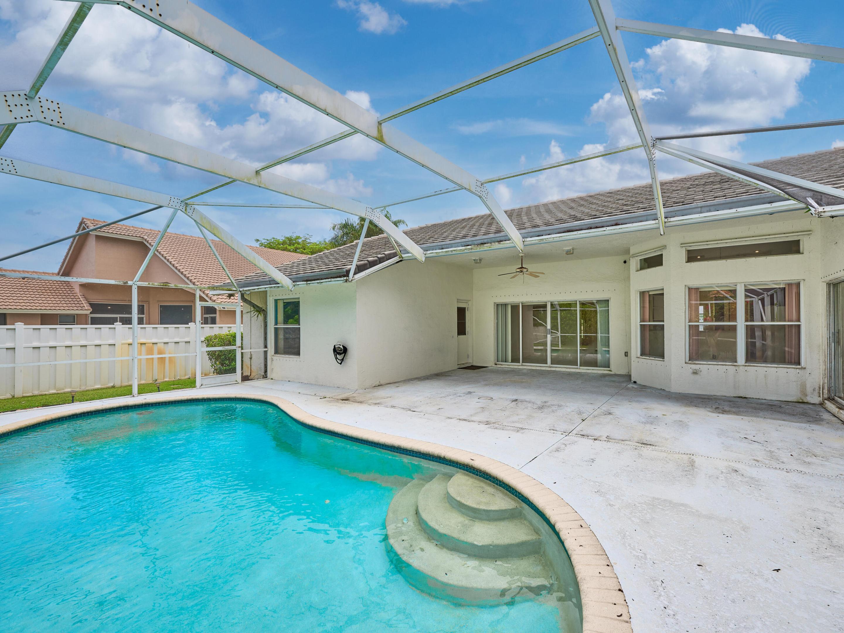 NORTH SPRINGS COURT - Residential