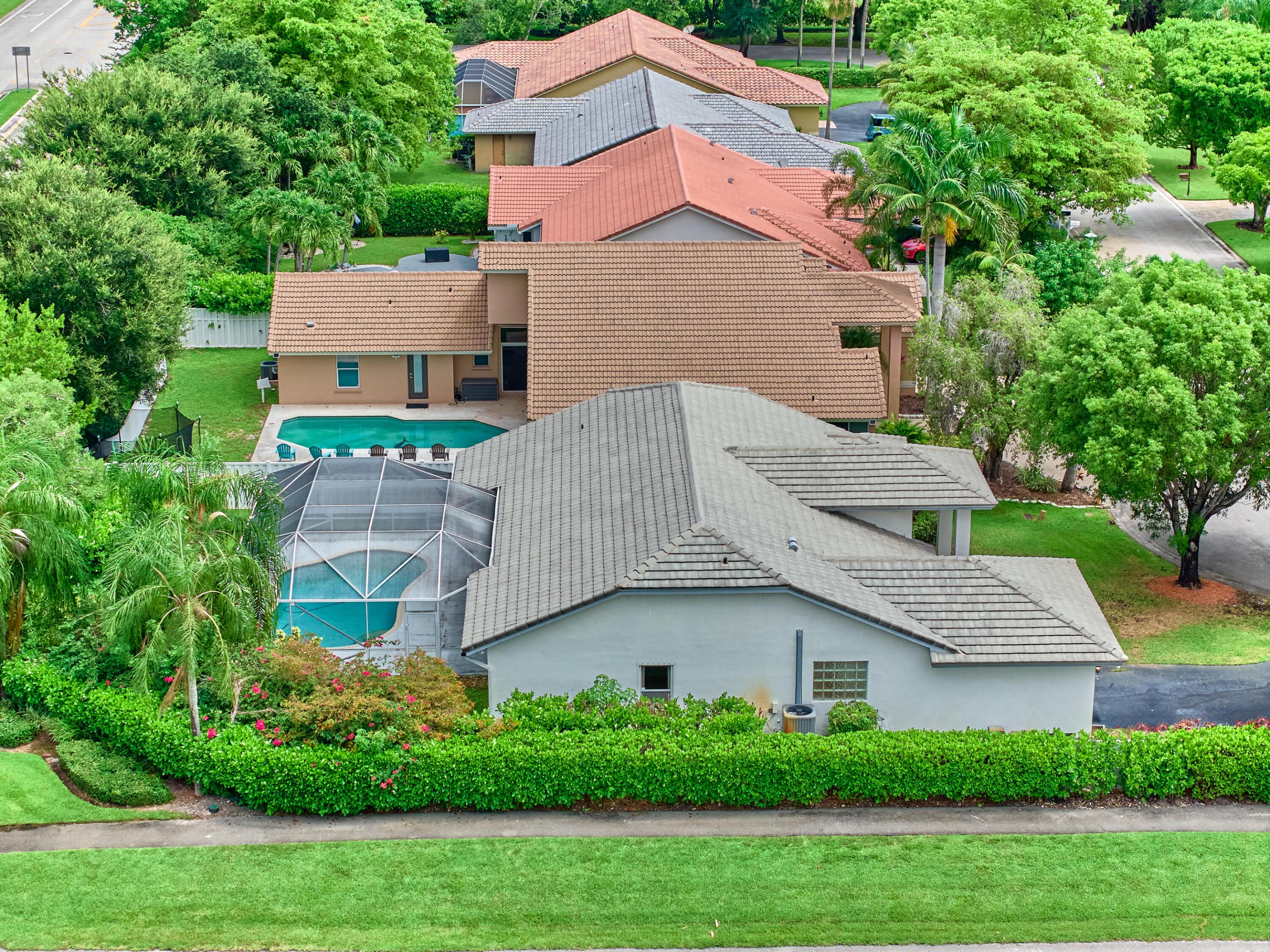 NORTH SPRINGS COURT - Residential
