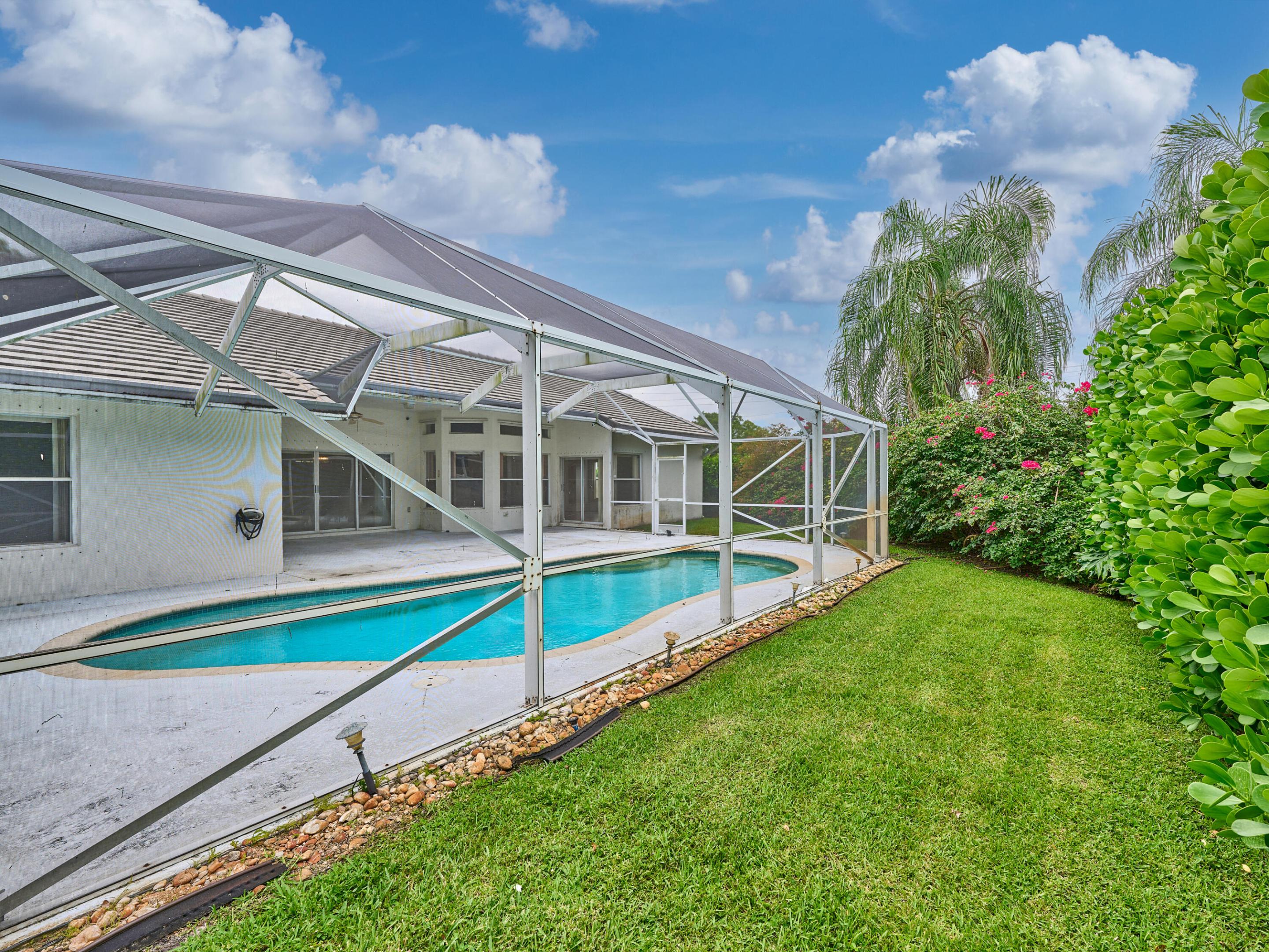 NORTH SPRINGS COURT - Residential