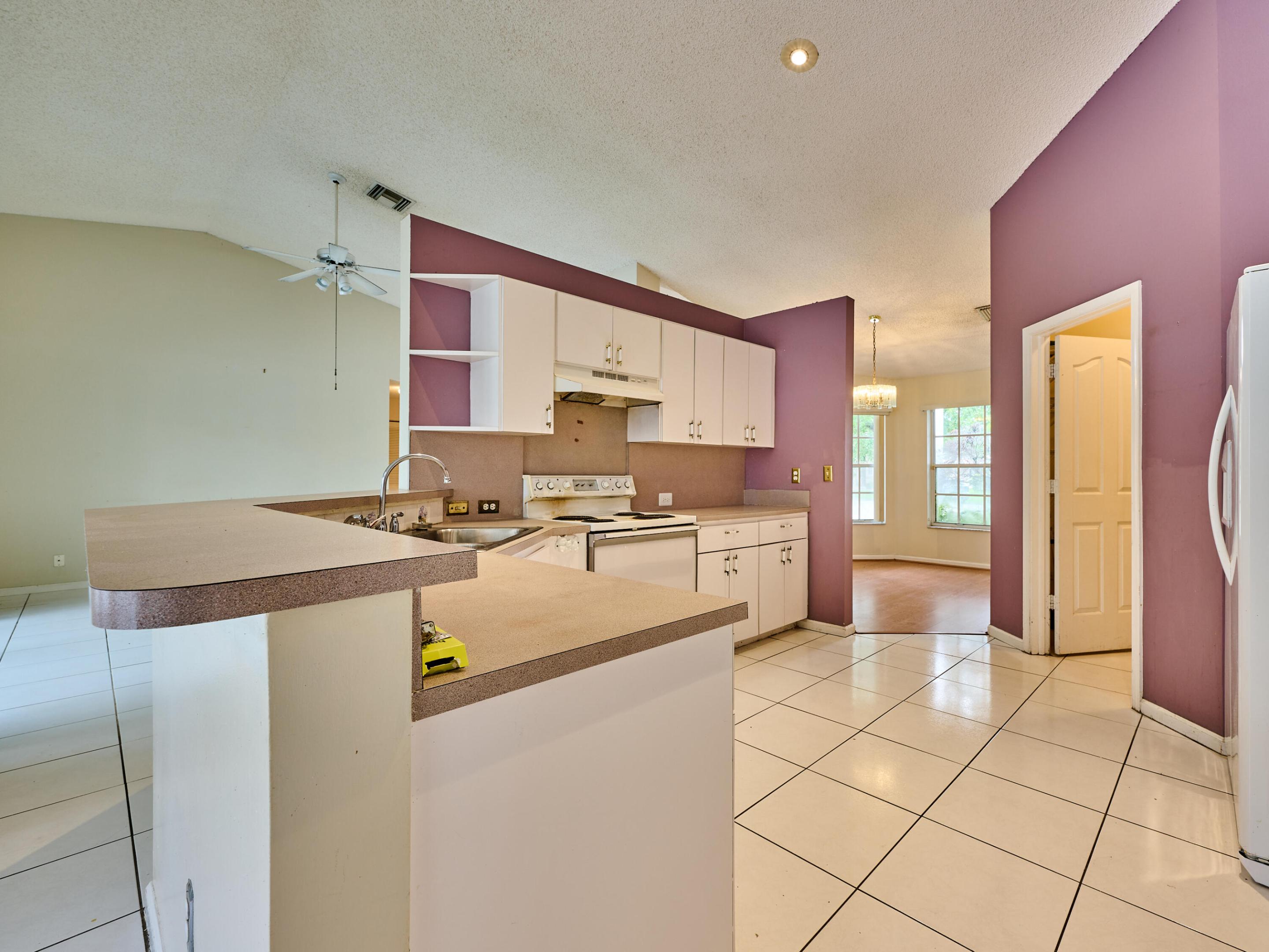 NORTH SPRINGS COURT - Residential