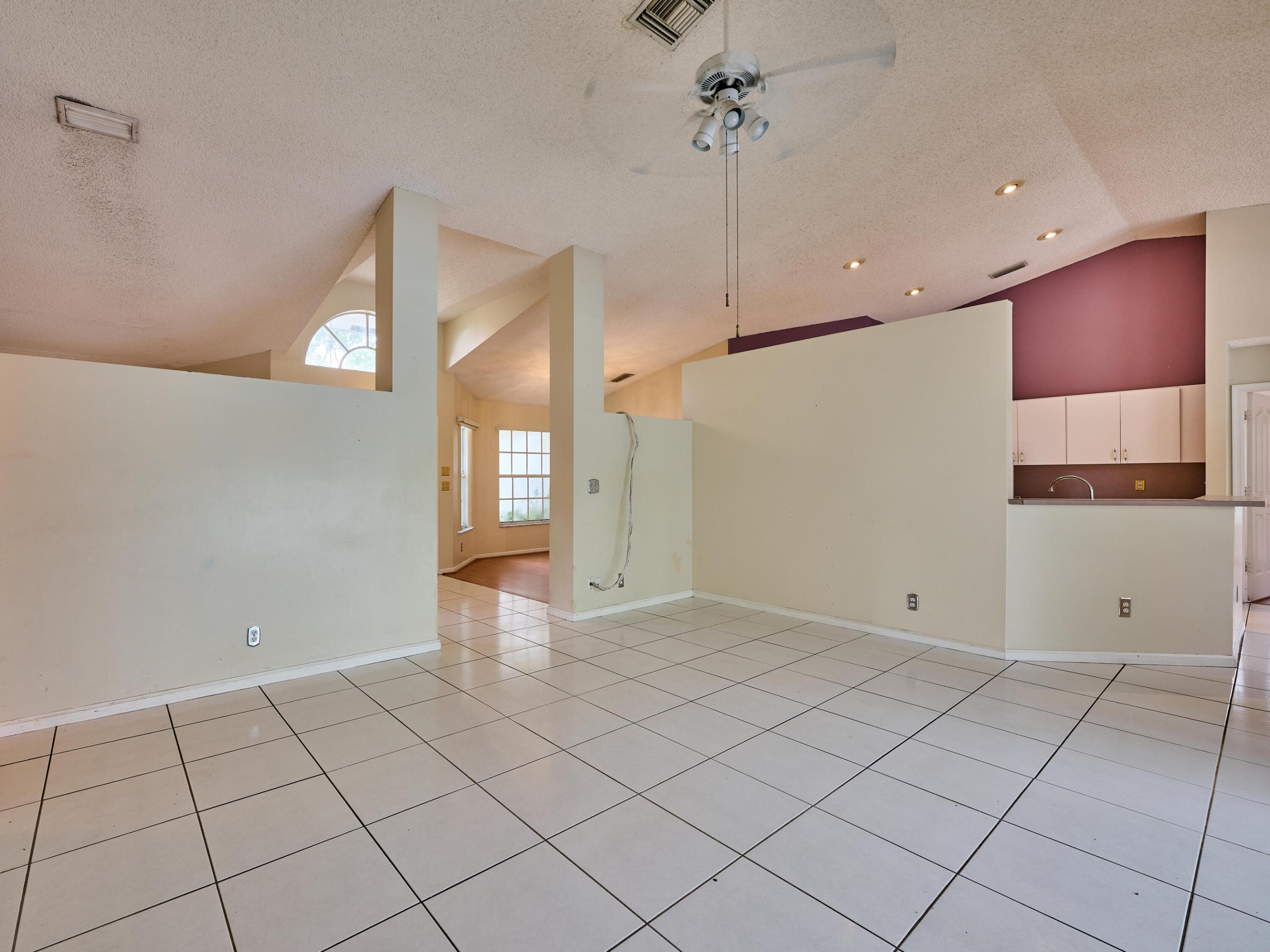 NORTH SPRINGS COURT - Residential